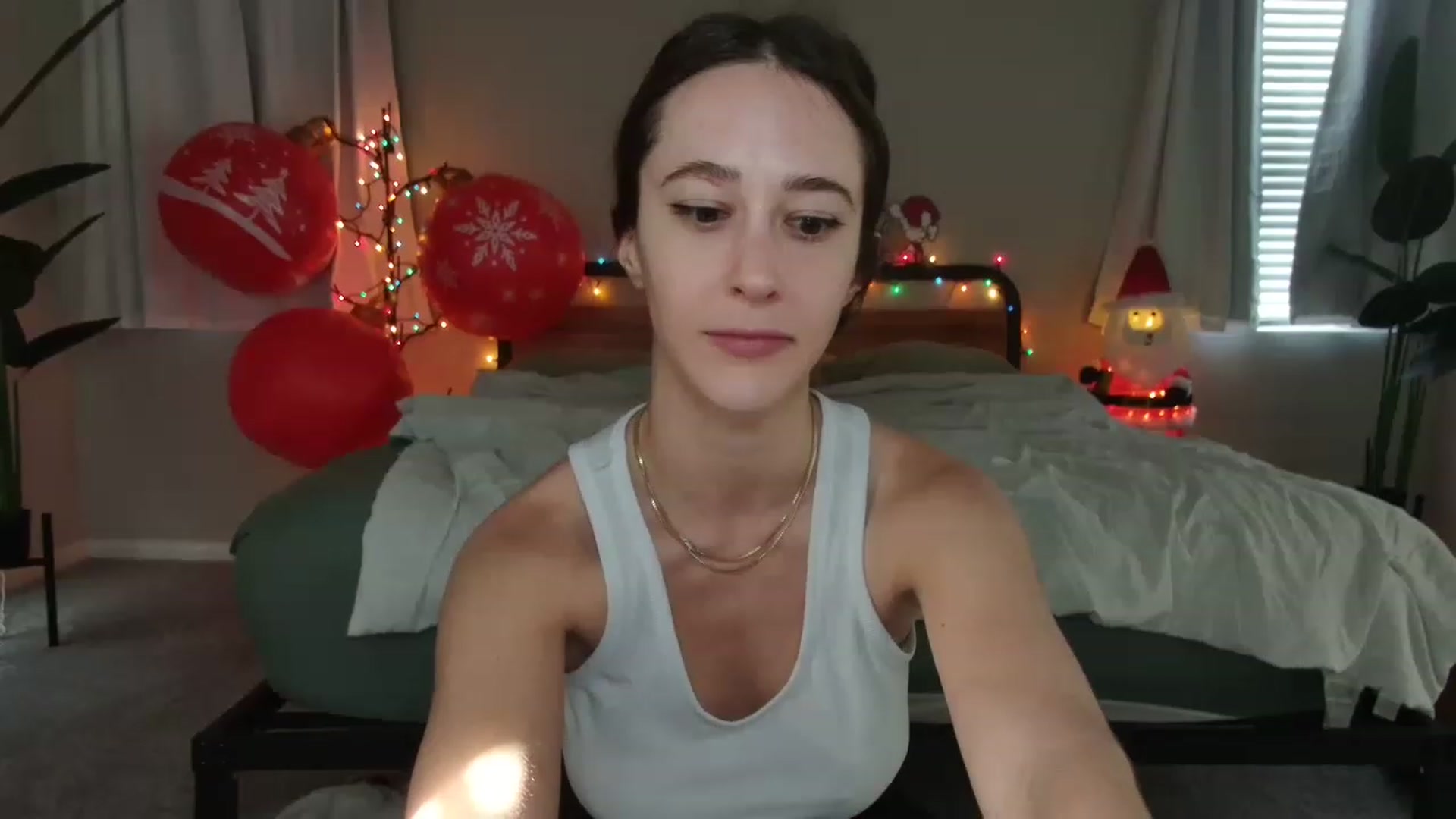 Gallery image thumbnail from tea_for_2's myfreecams stream on, 12/22/2022, 17:32 image 18 of 20