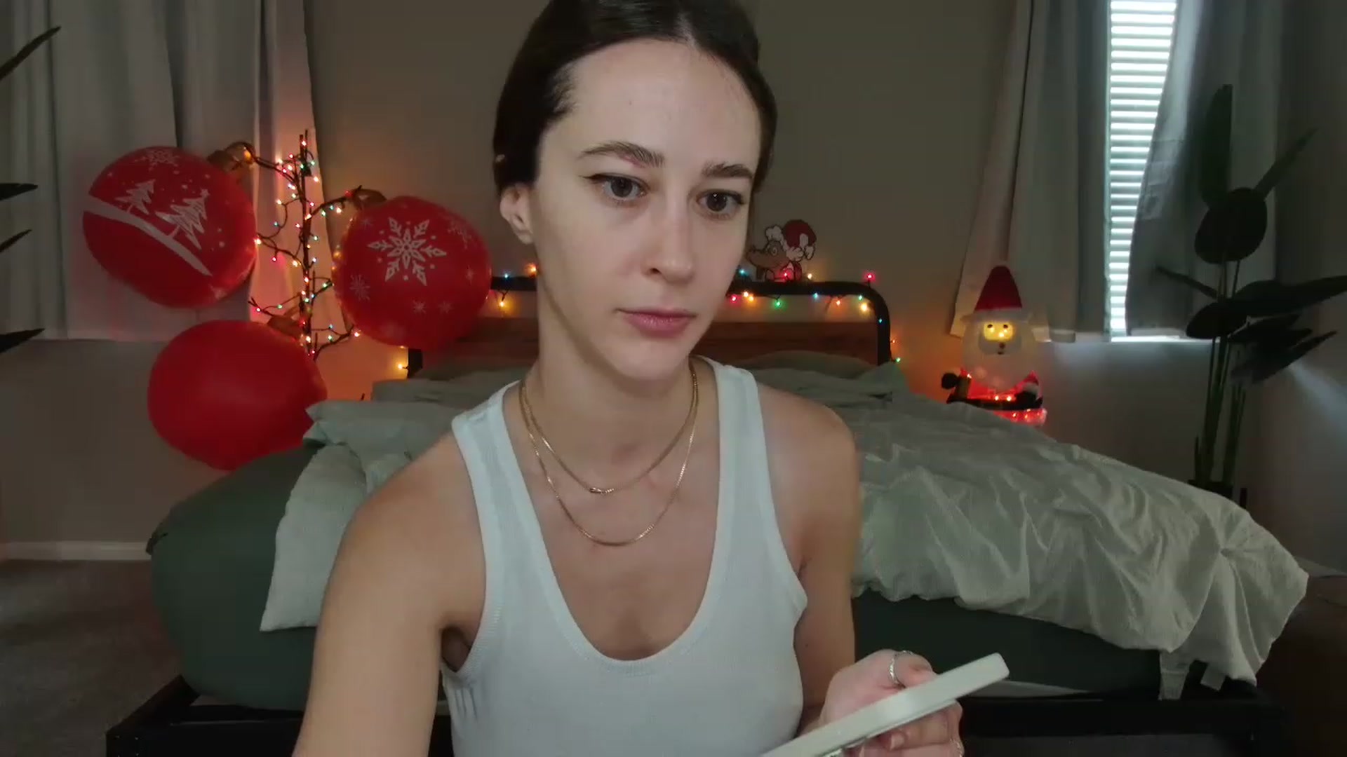 Gallery image thumbnail from tea_for_2's myfreecams stream on, 12/22/2022, 17:32 image 5 of 20