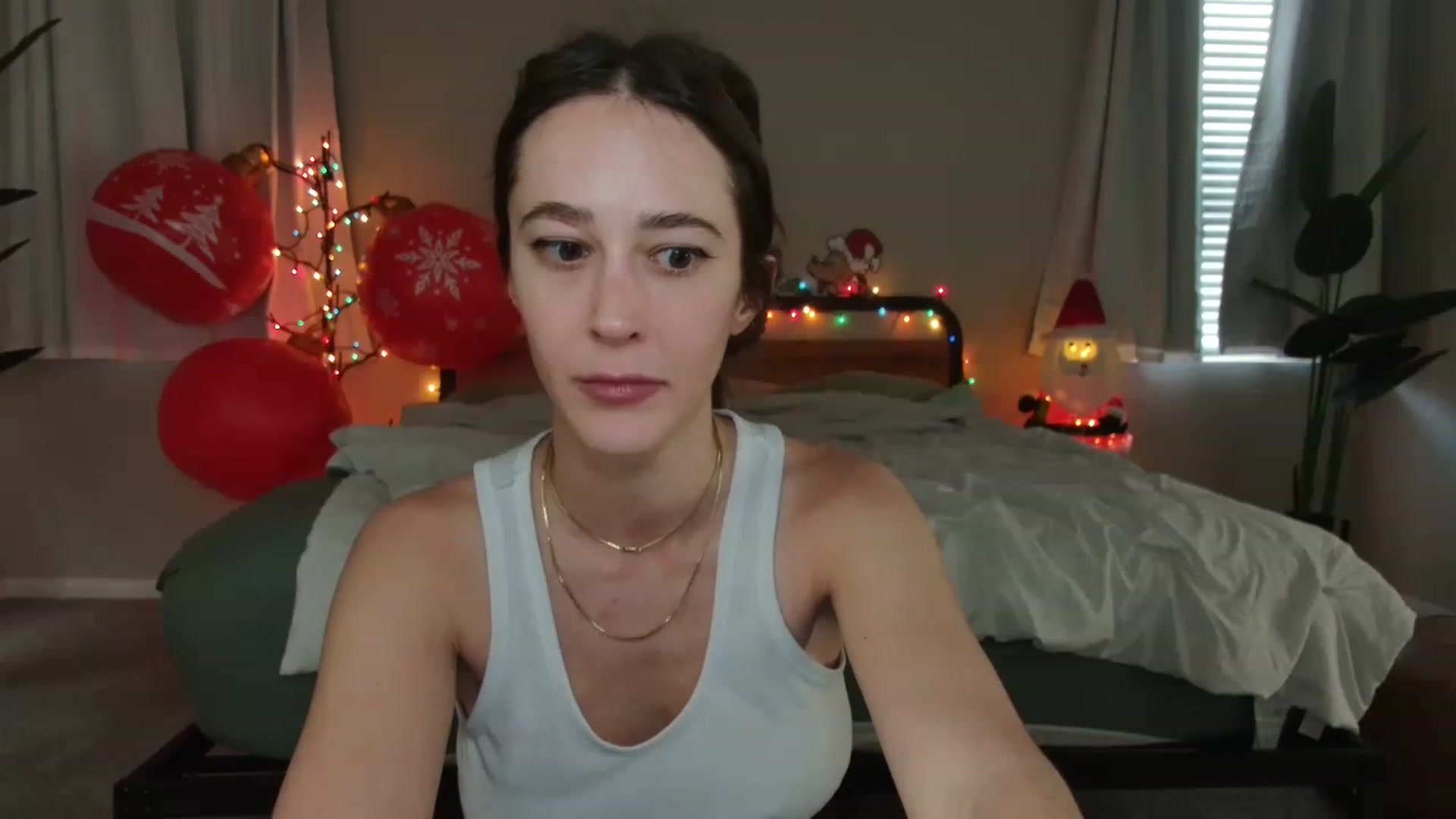 Gallery image thumbnail from tea_for_2's myfreecams stream on, 12/22/2022, 17:32 image 2 of 20