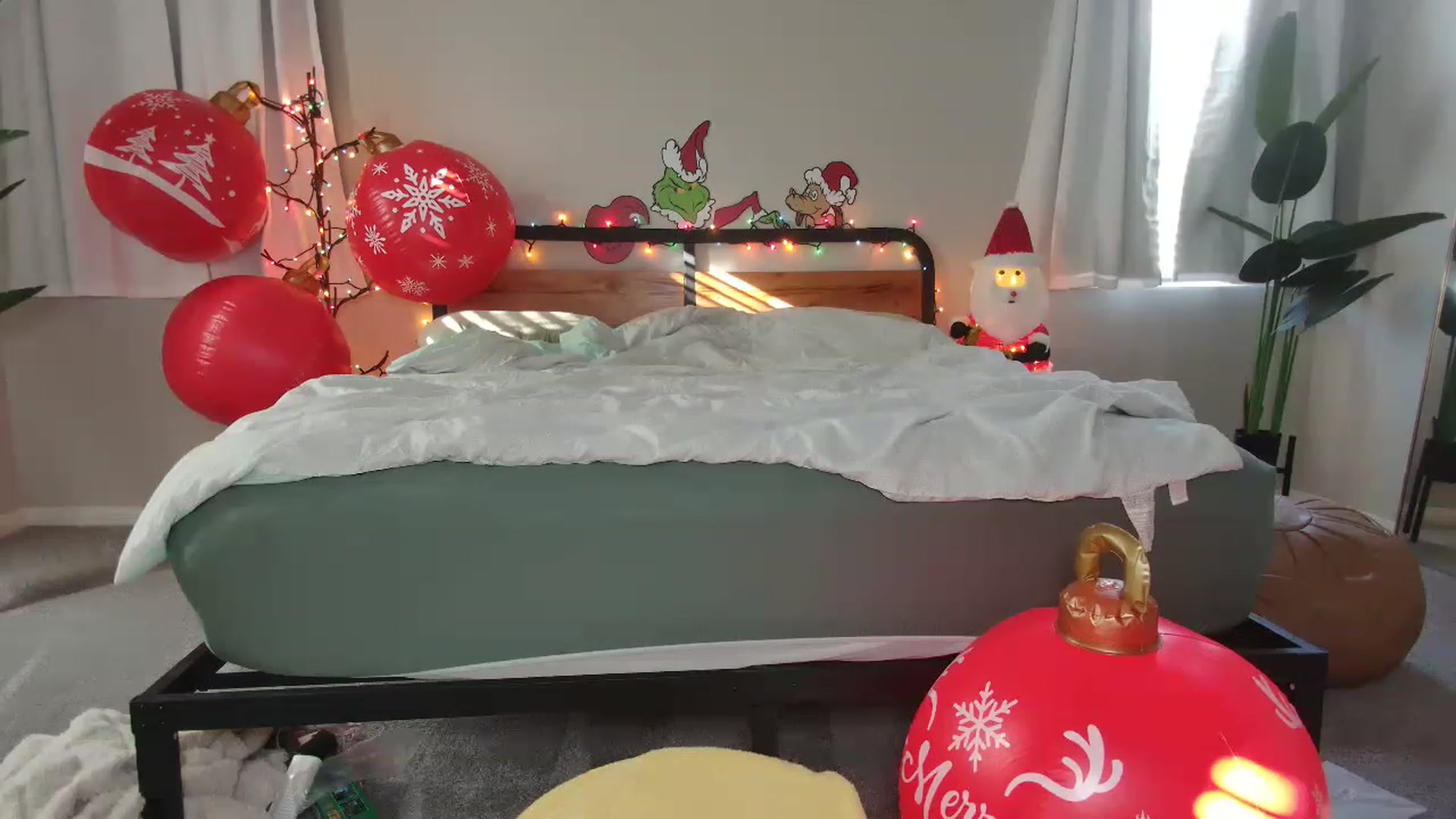Gallery image thumbnail from tea_for_2's myfreecams stream on, 12/24/2022, 17:51 image 6 of 20