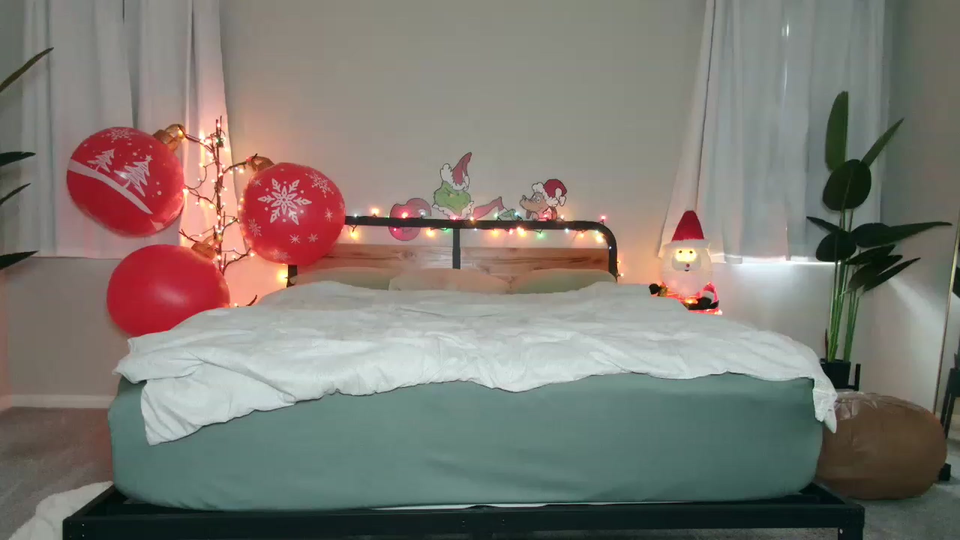 Gallery image thumbnail from tea_for_2's myfreecams stream on, 12/31/2022, 17:47 image 1 of 20