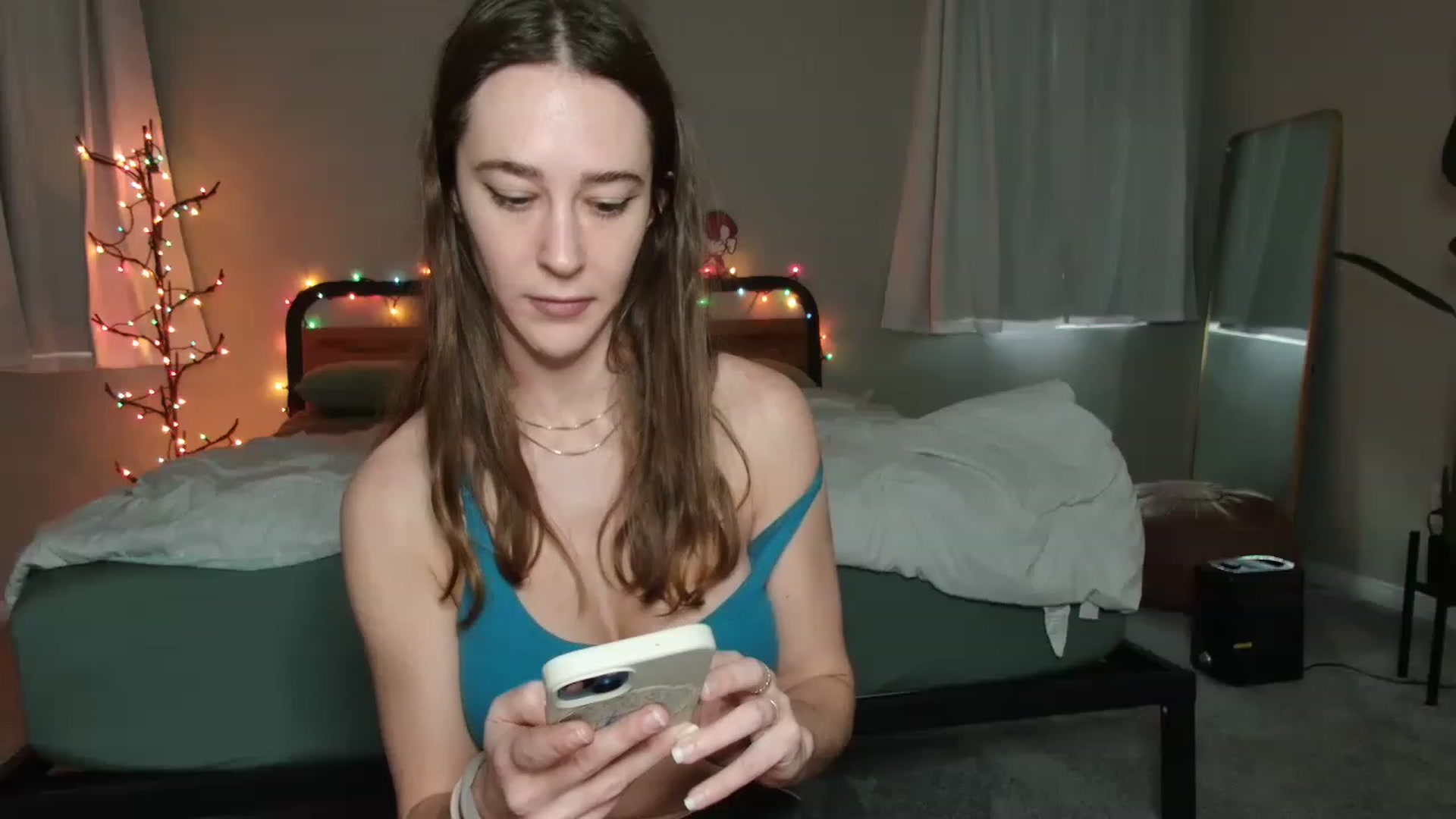 Gallery image thumbnail from tea_for_2's myfreecams stream on, 01/05/2023, 16:07 image 11 of 20