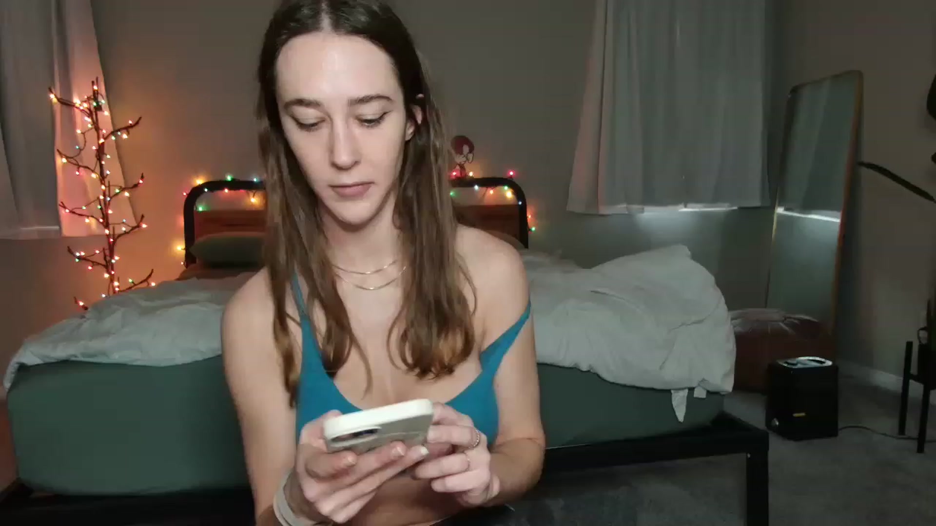 Gallery image thumbnail from tea_for_2's myfreecams stream on, 01/05/2023, 16:07 image 9 of 20