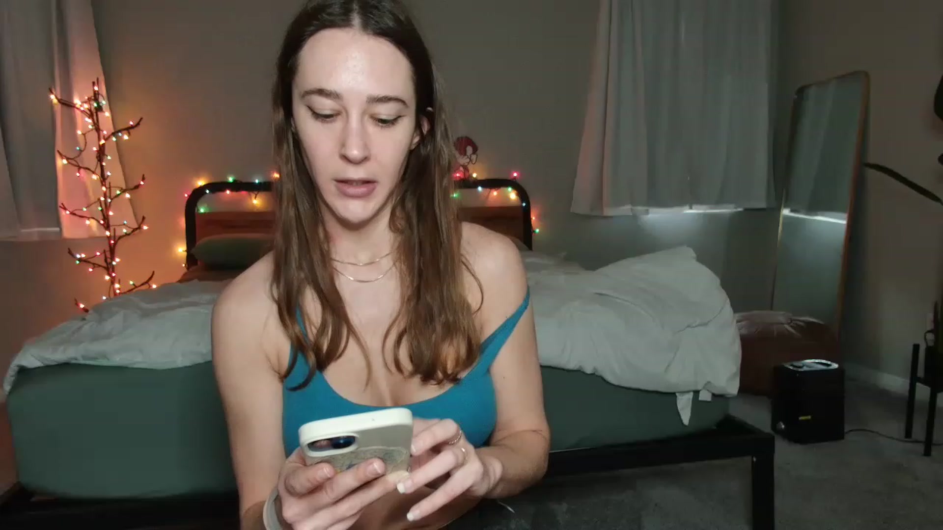 Gallery image thumbnail from tea_for_2's myfreecams stream on, 01/05/2023, 16:07 image 10 of 20
