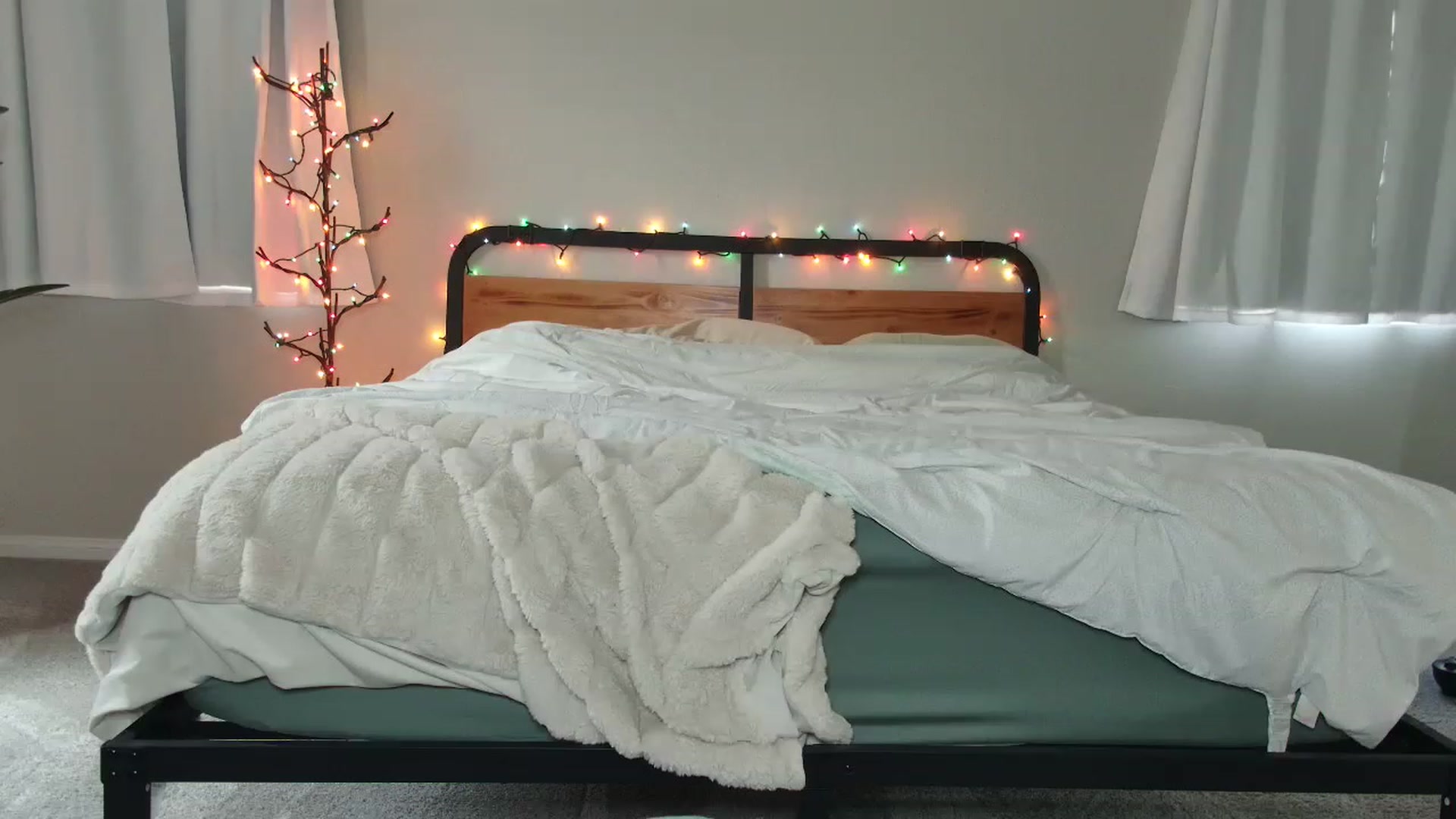 Gallery image thumbnail from tea_for_2's myfreecams stream on, 01/17/2023, 18:34 image 14 of 20