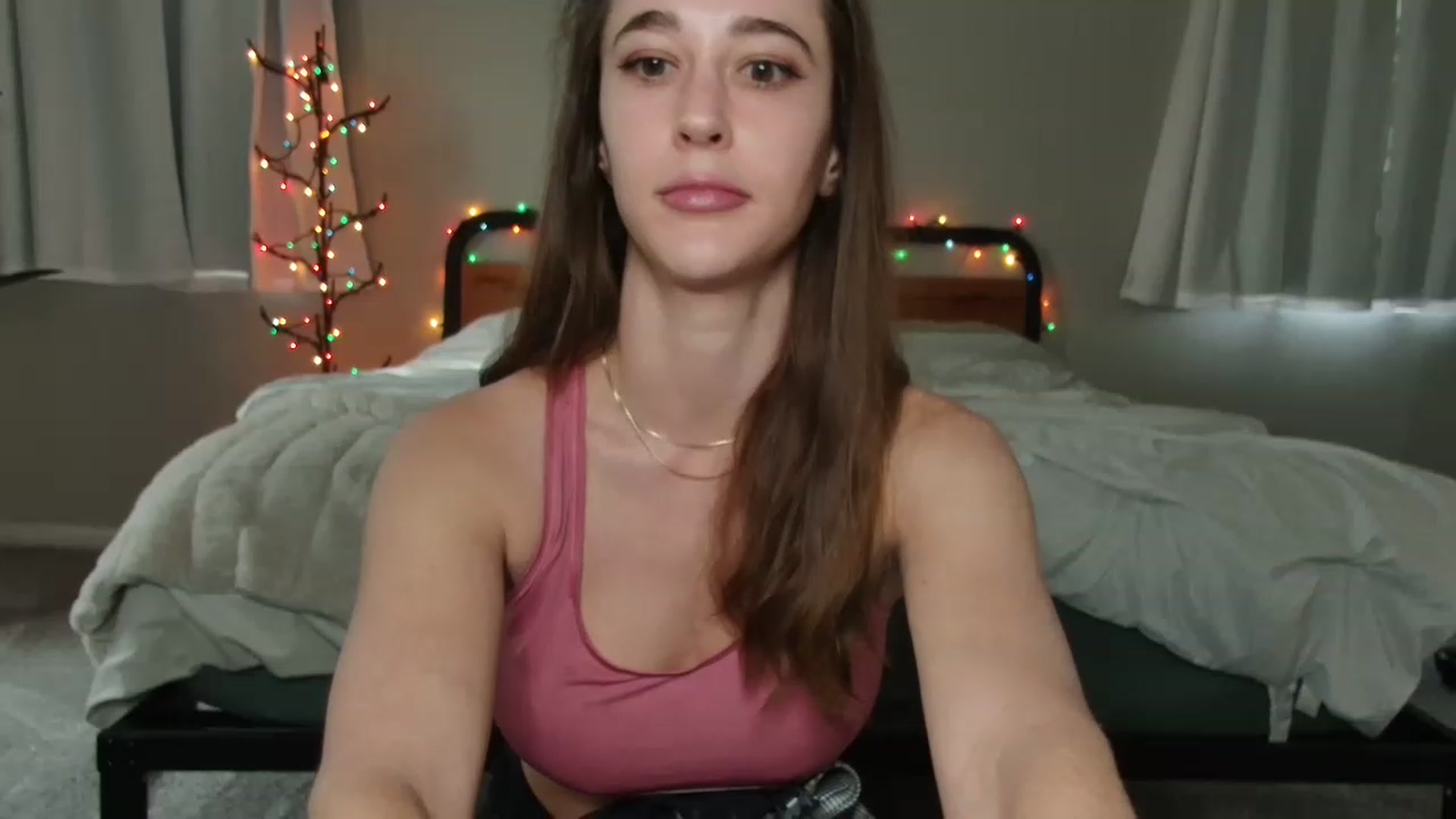 Gallery image thumbnail from tea_for_2's myfreecams stream on, 01/17/2023, 18:34 image 10 of 20