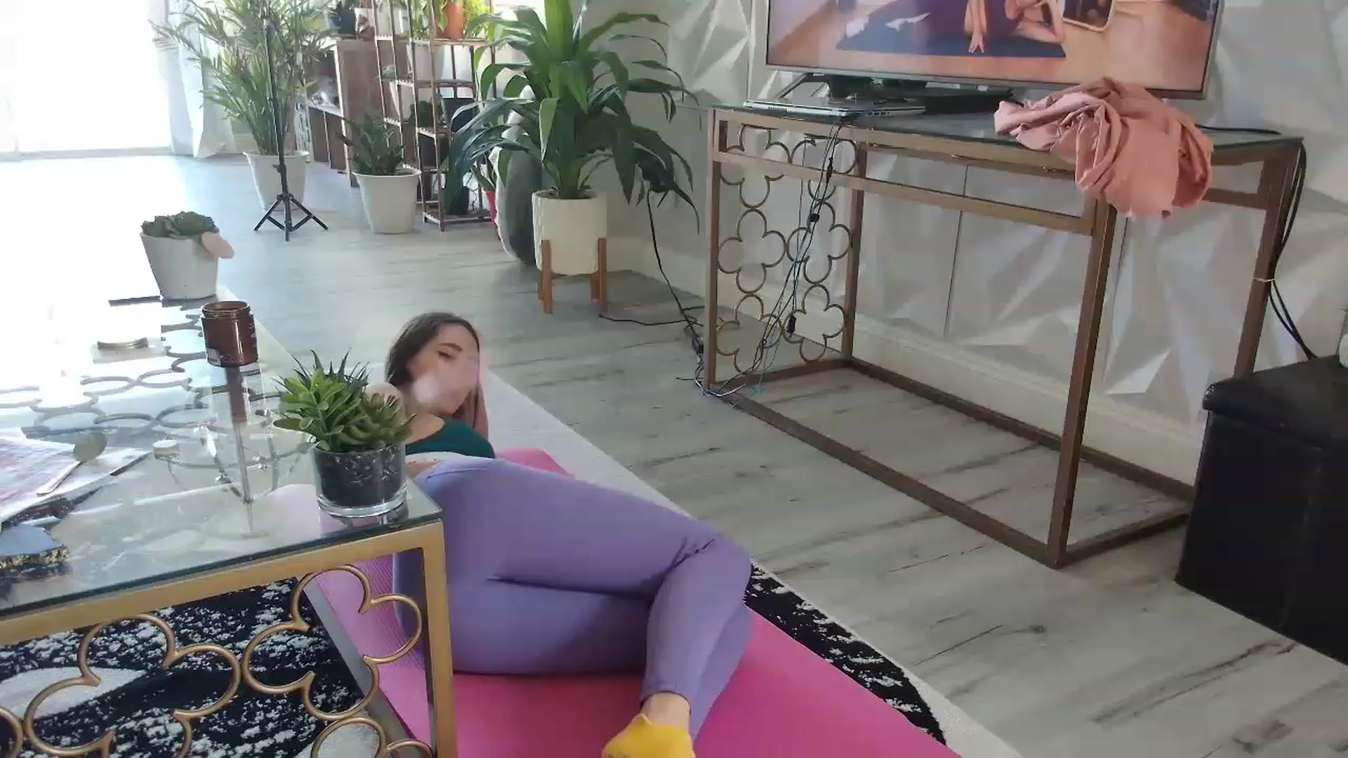 Gallery image thumbnail from tea_for_2's myfreecams stream on, 01/21/2023, 19:37 image 2 of 20