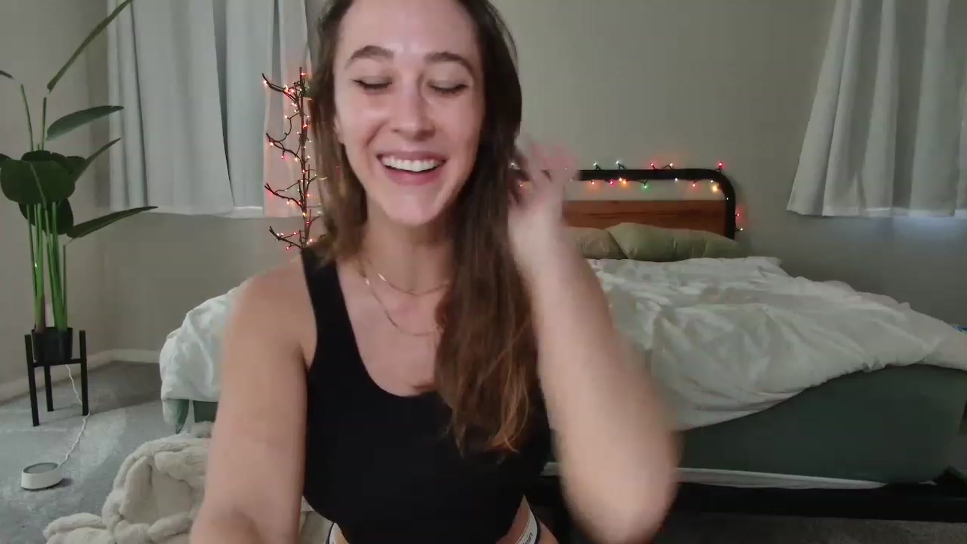 Gallery image thumbnail from tea_for_2's myfreecams stream on, 01/27/2023, 19:39 image 9 of 20