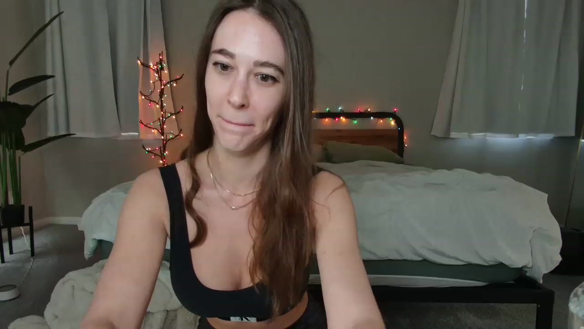 Gallery image thumbnail from tea_for_2's myfreecams stream on, 01/28/2023, 18:24 image 5 of 20