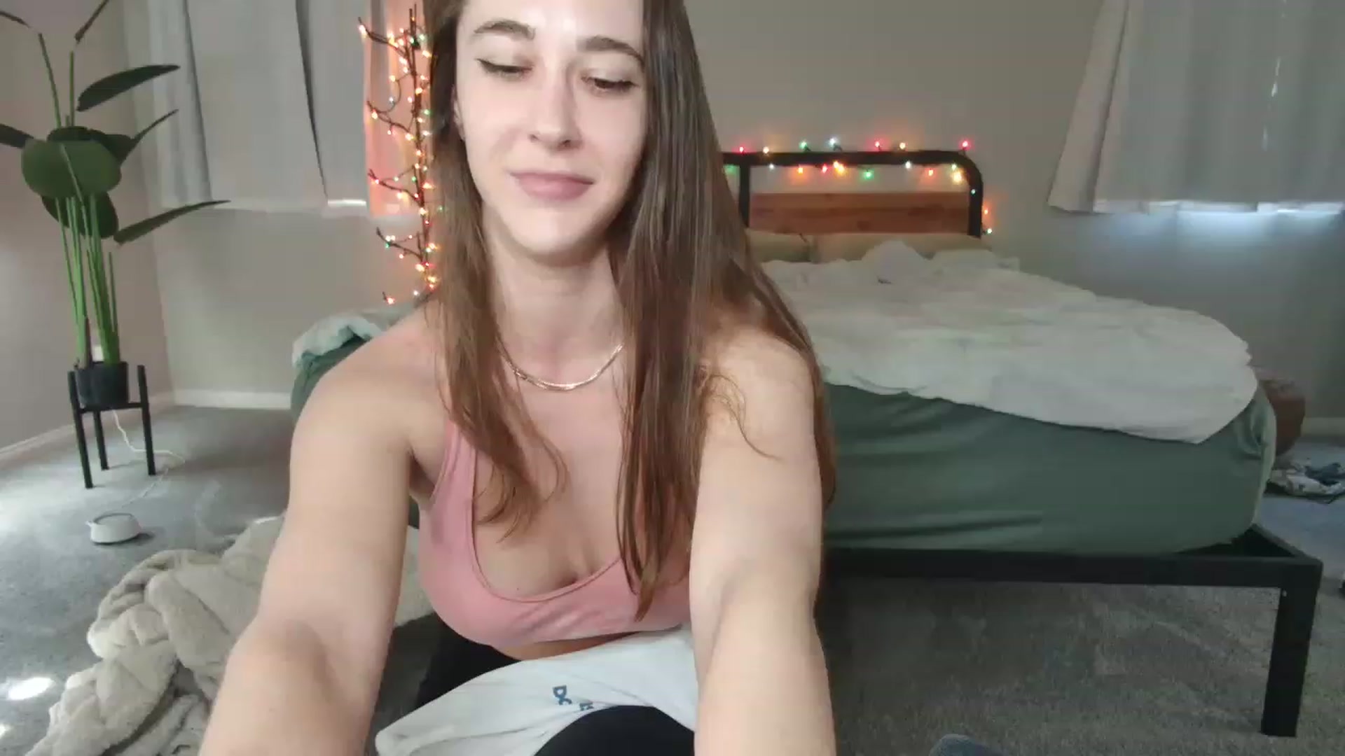 Gallery image thumbnail from tea_for_2's myfreecams stream on, 02/13/2023, 20:46 image 9 of 20