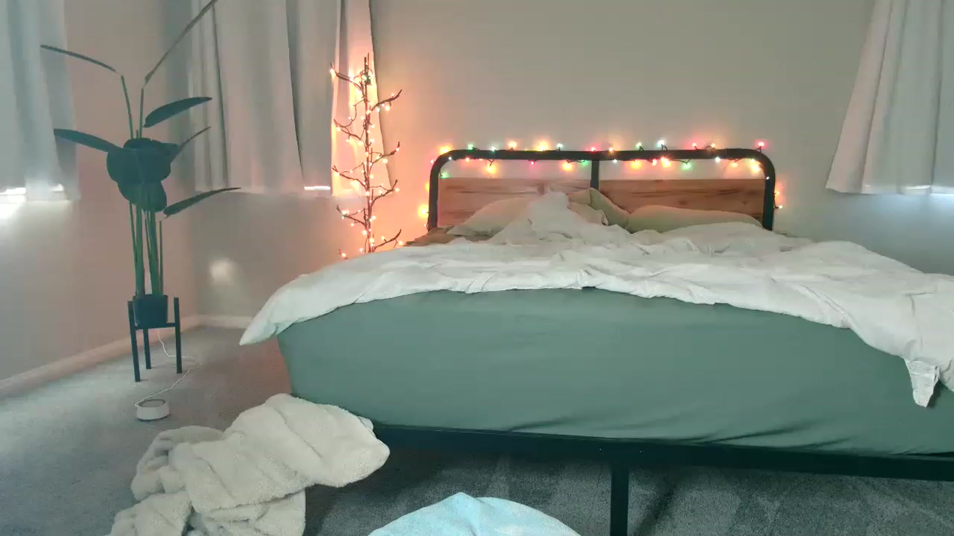 Gallery image thumbnail from tea_for_2's myfreecams stream on, 02/15/2023, 16:08 image 4 of 20
