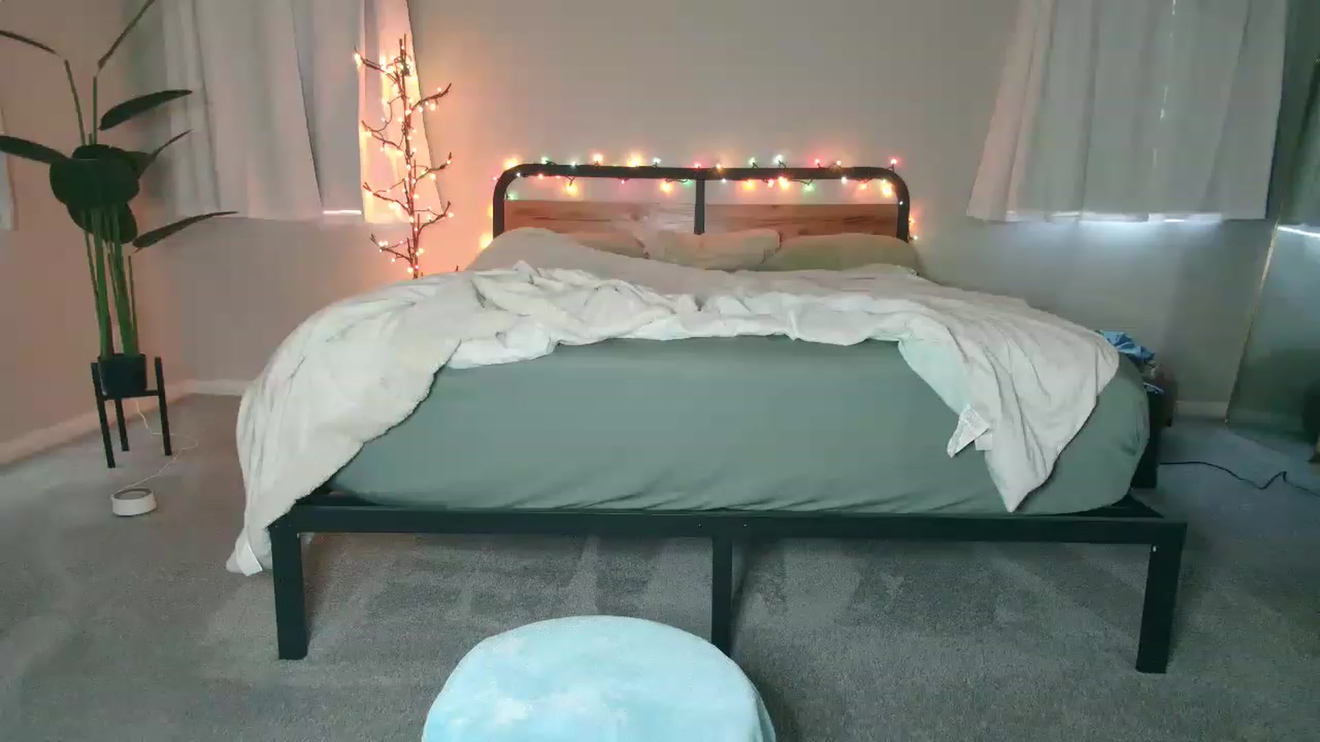 Gallery image thumbnail from tea_for_2's myfreecams stream on, 02/24/2023, 15:30 image 19 of 20
