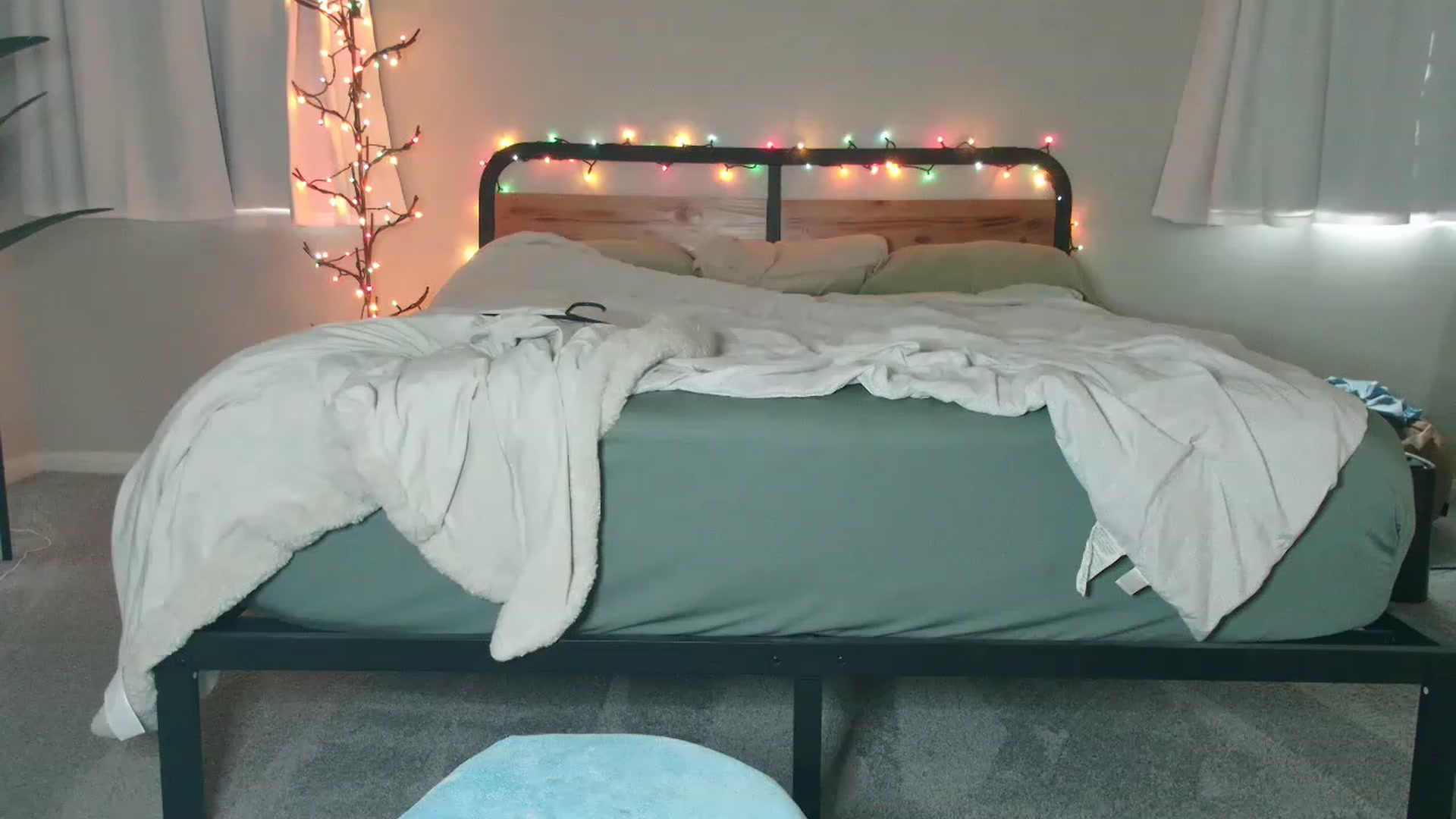Gallery image thumbnail from tea_for_2's myfreecams stream on, 02/24/2023, 21:24 image 13 of 20