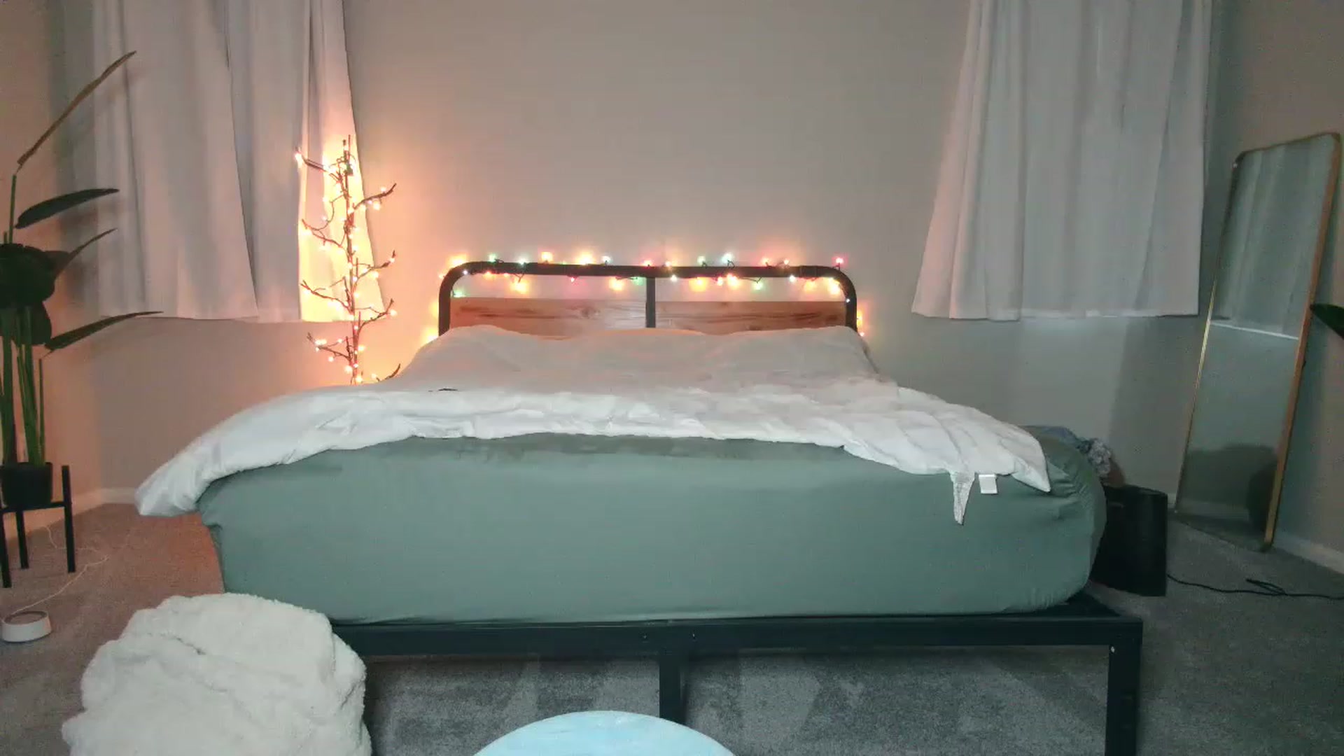 Gallery image thumbnail from tea_for_2's myfreecams stream on, 03/01/2023, 15:10 image 16 of 20