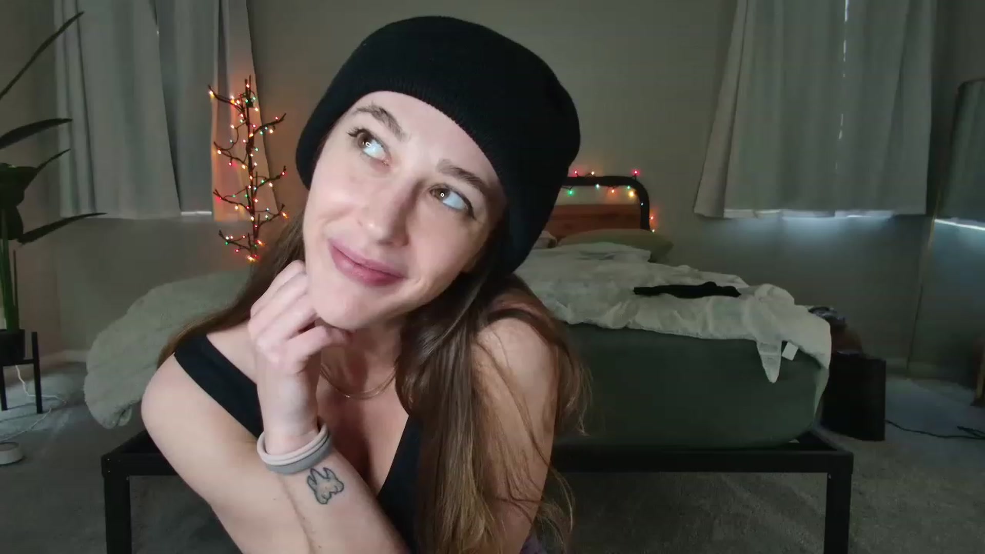 Gallery image thumbnail from tea_for_2's myfreecams stream on, 03/03/2023, 18:18 image 10 of 20