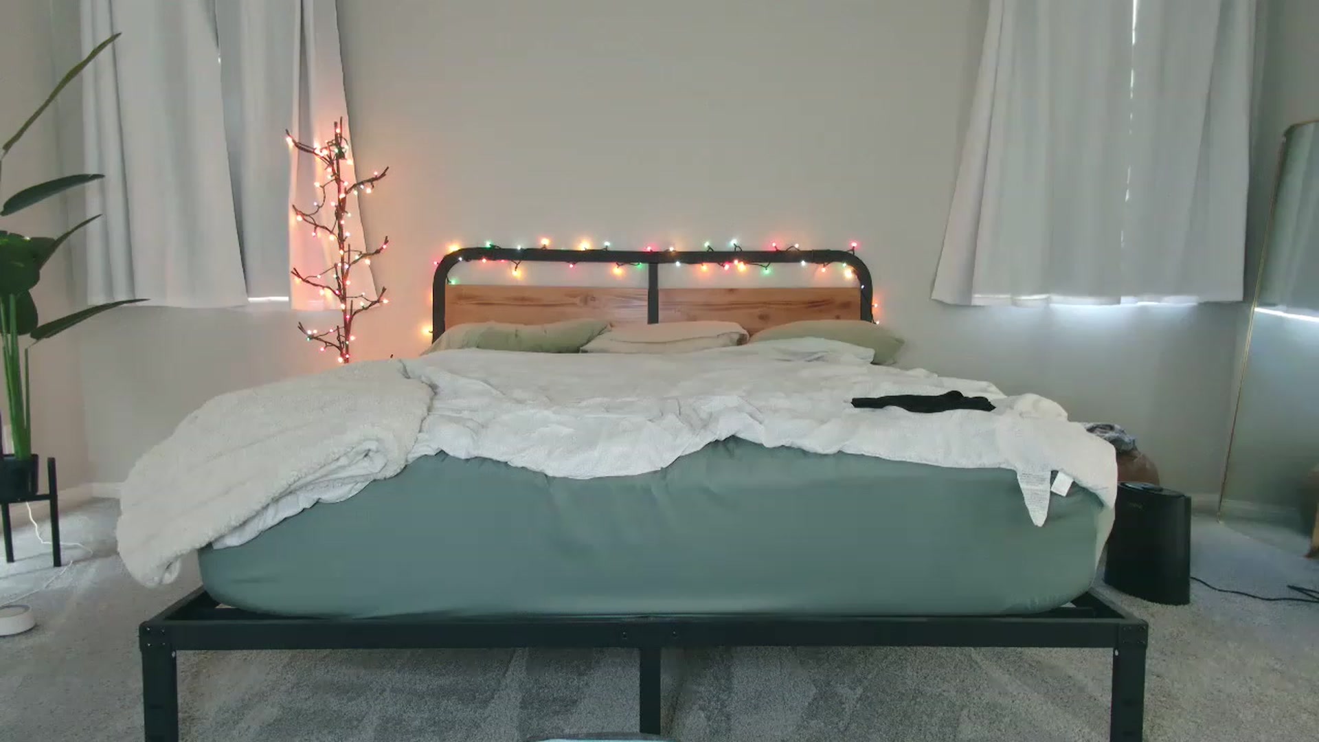 Gallery image thumbnail from tea_for_2's myfreecams stream on, 03/03/2023, 18:18 image 9 of 20