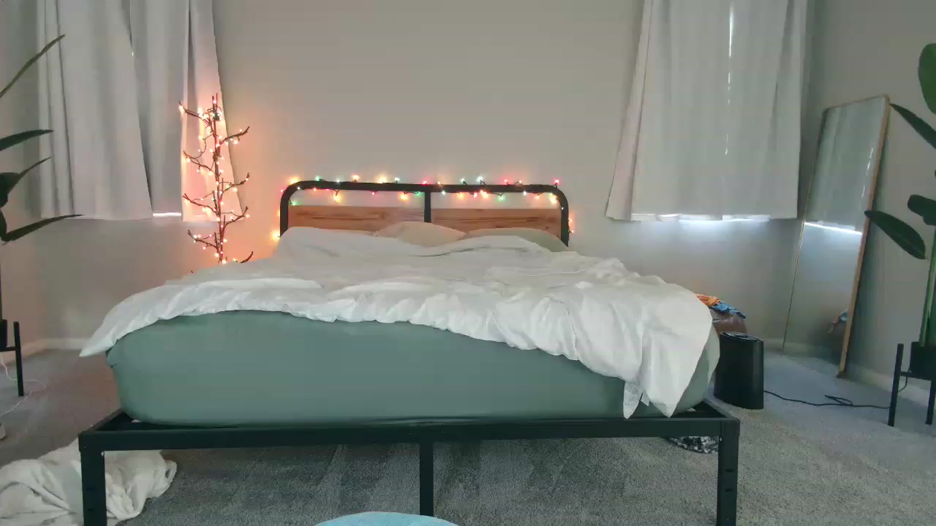 Gallery image thumbnail from tea_for_2's myfreecams stream on, 03/06/2023, 16:26 image 9 of 20