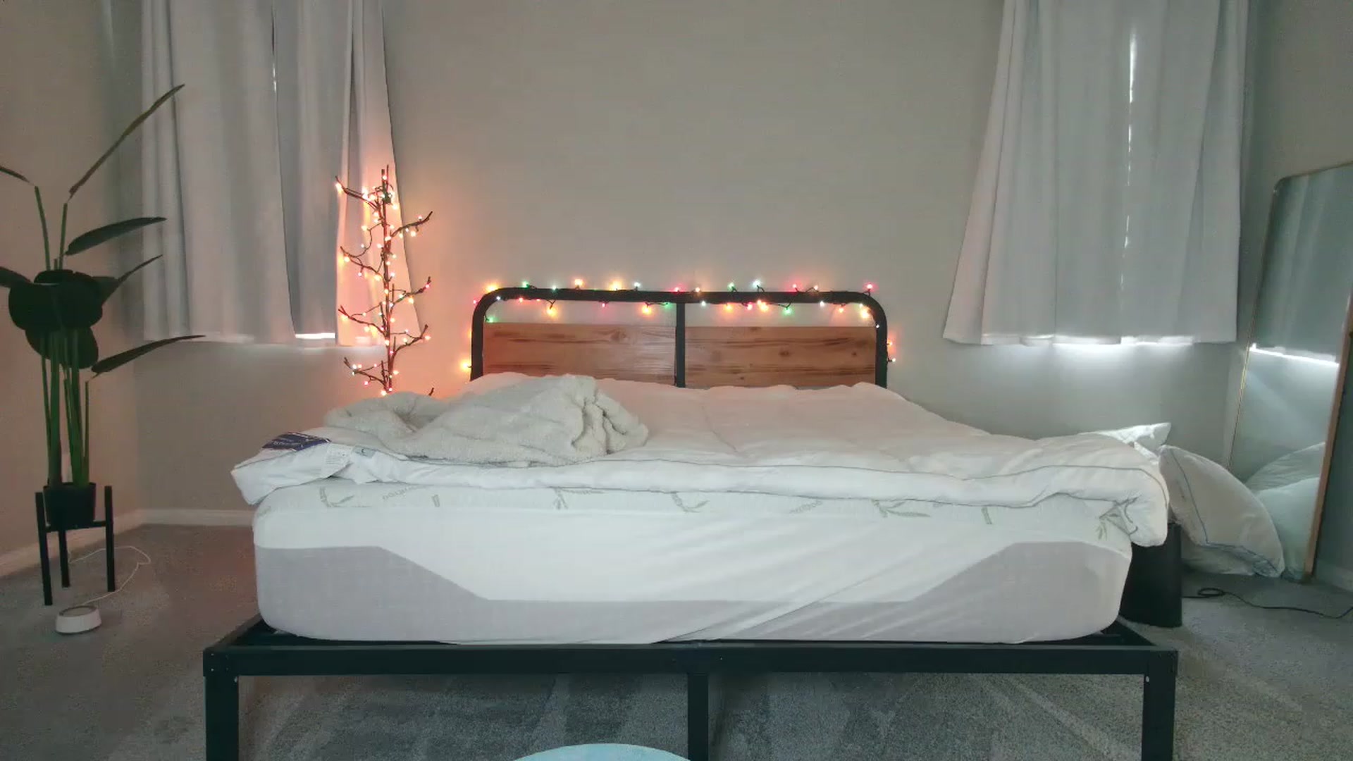 Gallery image thumbnail from tea_for_2's myfreecams stream on, 03/10/2023, 17:20 image 8 of 20