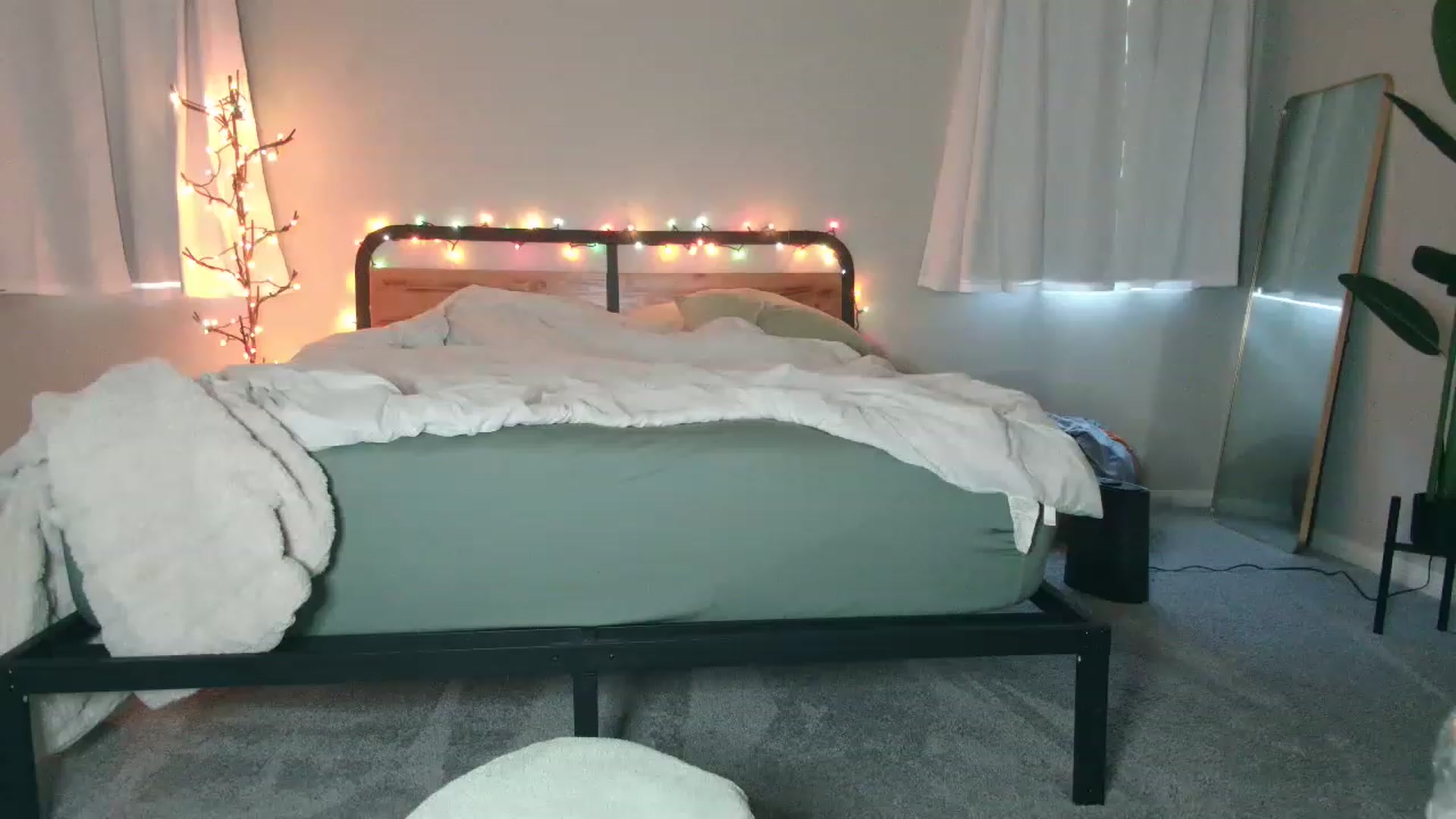 Gallery image thumbnail from tea_for_2's myfreecams stream on, 03/16/2023, 14:45 image 13 of 20