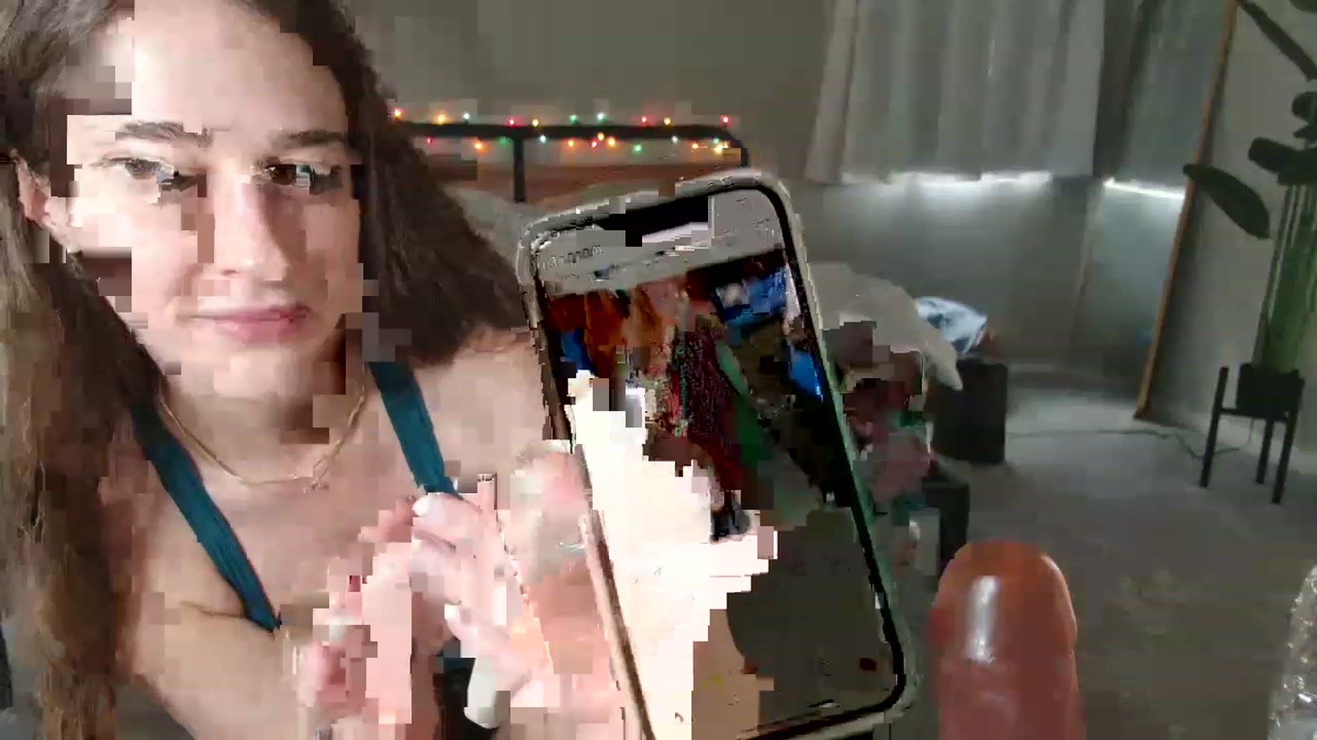 Gallery image thumbnail from tea_for_2's myfreecams stream on, 03/16/2023, 19:25 image 18 of 20