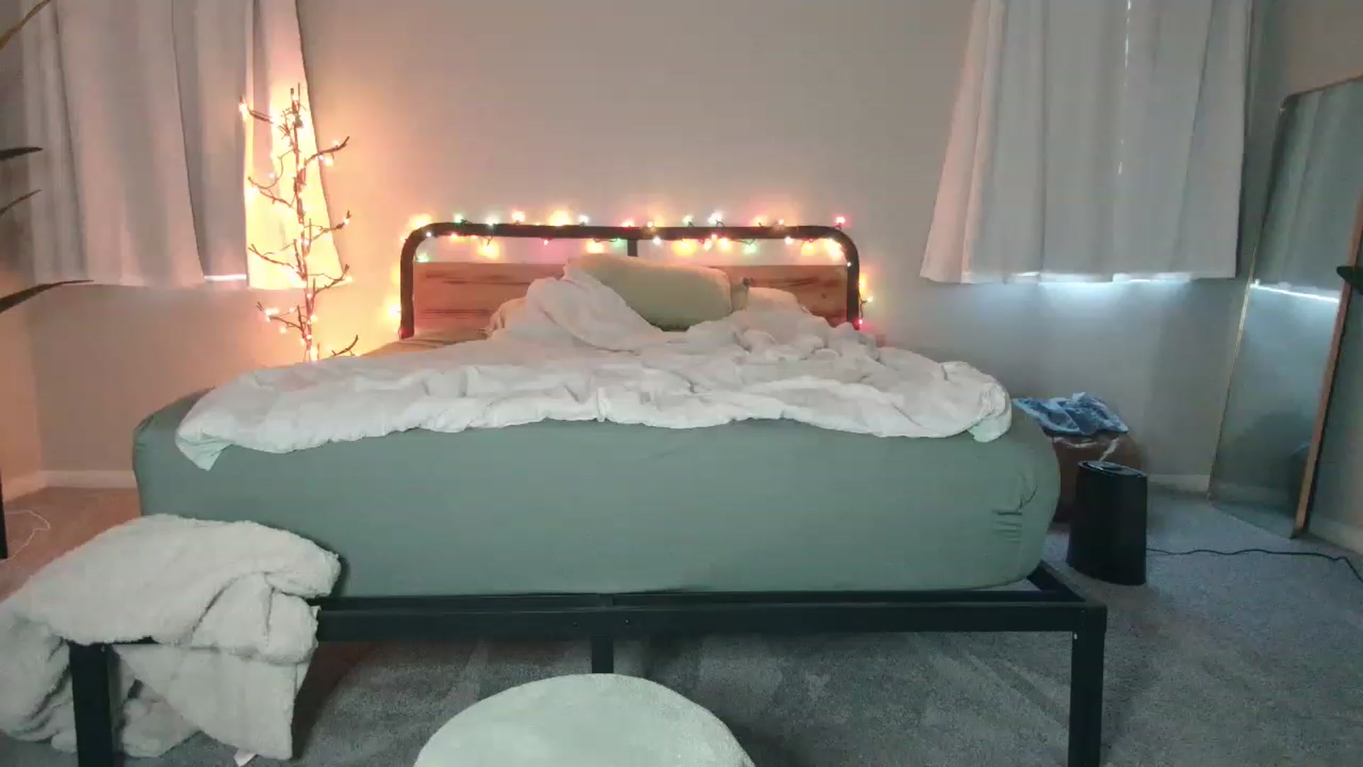 Gallery image thumbnail from tea_for_2's myfreecams stream on, 03/17/2023, 14:34 image 7 of 20