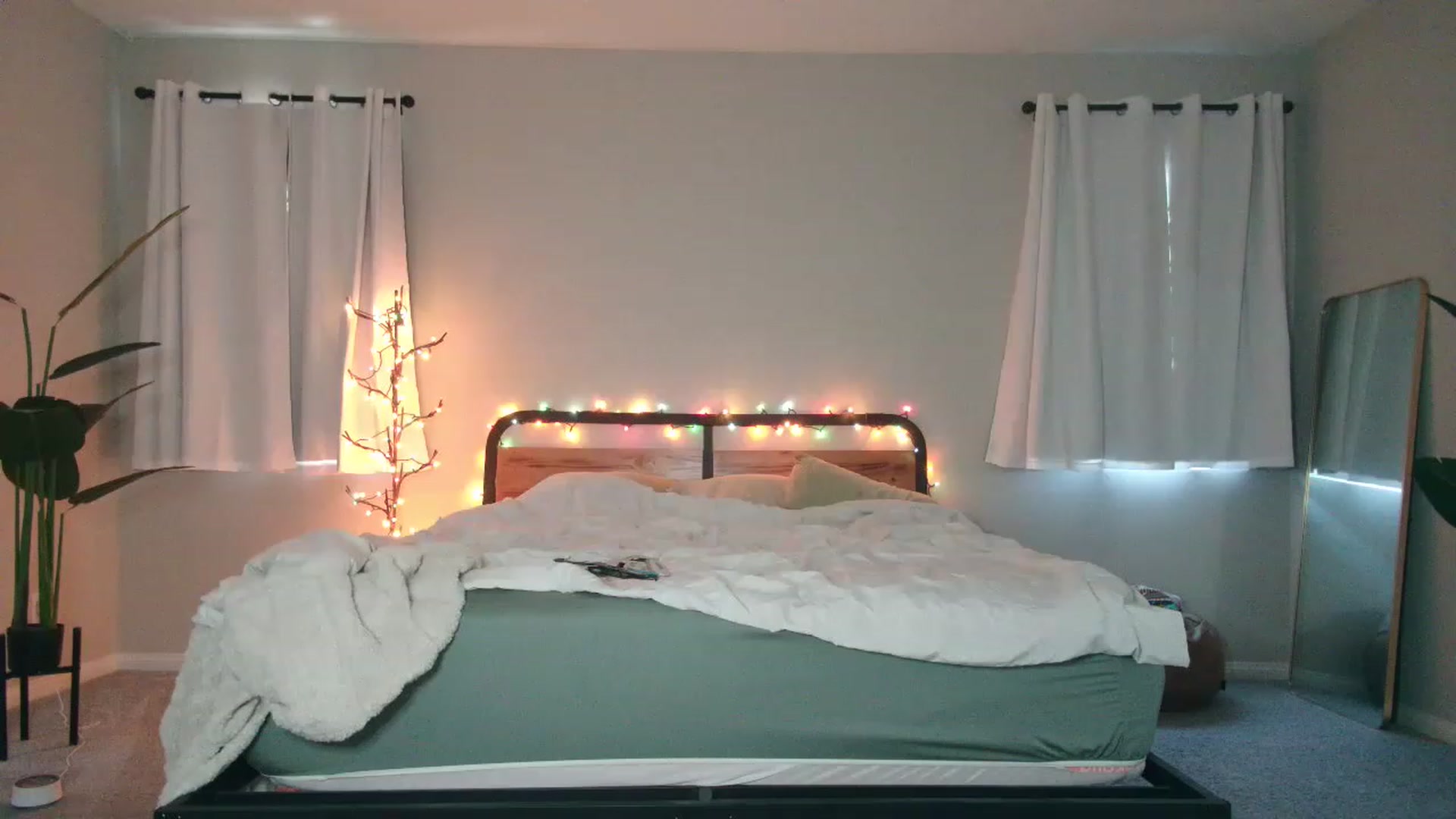 Gallery image thumbnail from tea_for_2's myfreecams stream on, 03/27/2023, 14:25 image 9 of 20
