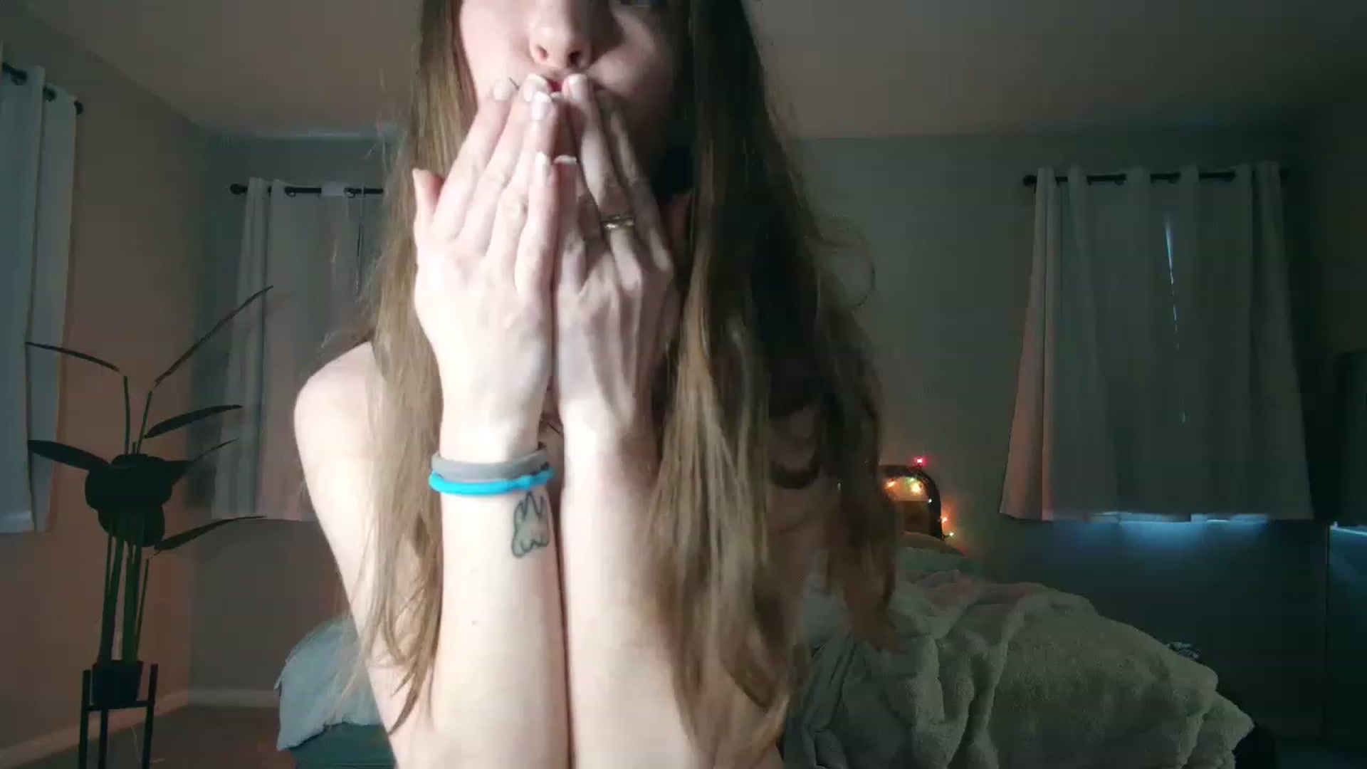 Gallery image thumbnail from tea_for_2's myfreecams stream on, 04/05/2023, 14:09 image 7 of 20