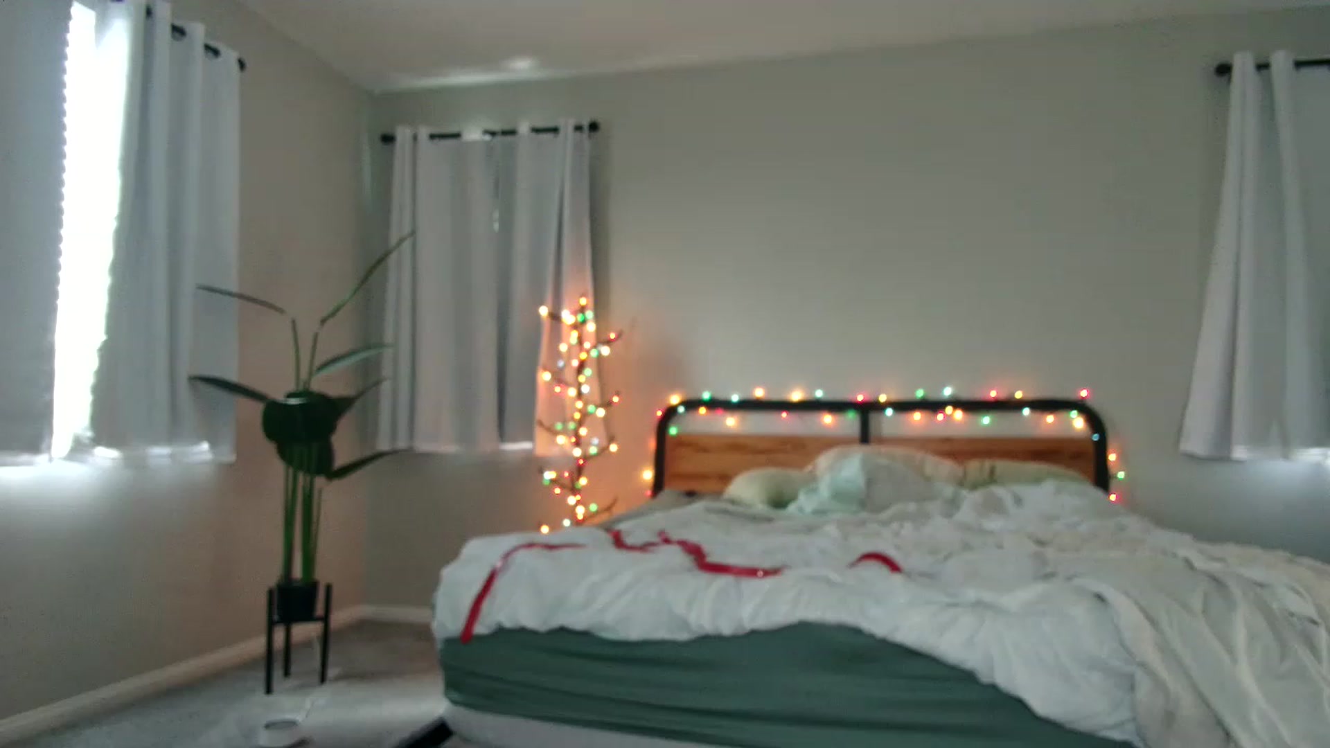 Gallery image thumbnail from tea_for_2's myfreecams stream on, 04/12/2023, 17:45 image 12 of 20