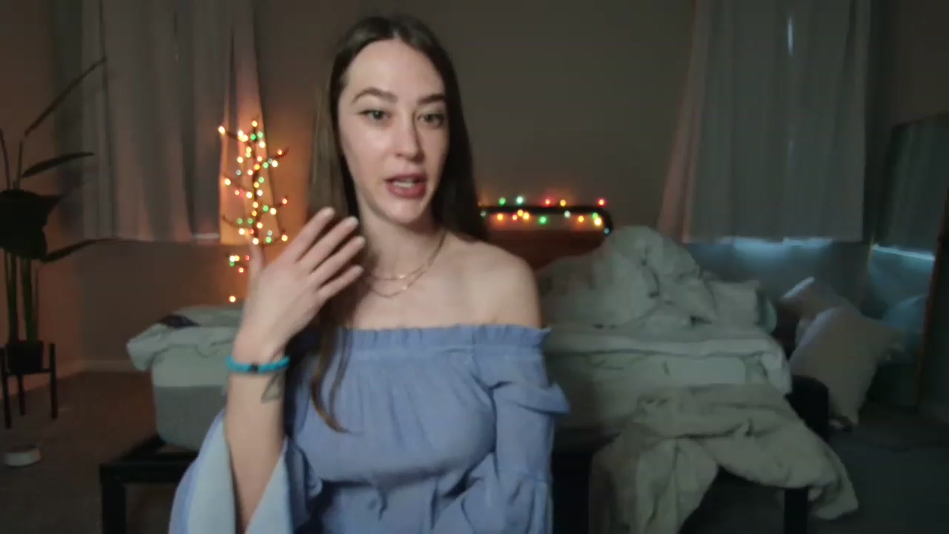 Gallery image thumbnail from tea_for_2's myfreecams stream on, 04/17/2023, 13:59 image 3 of 20