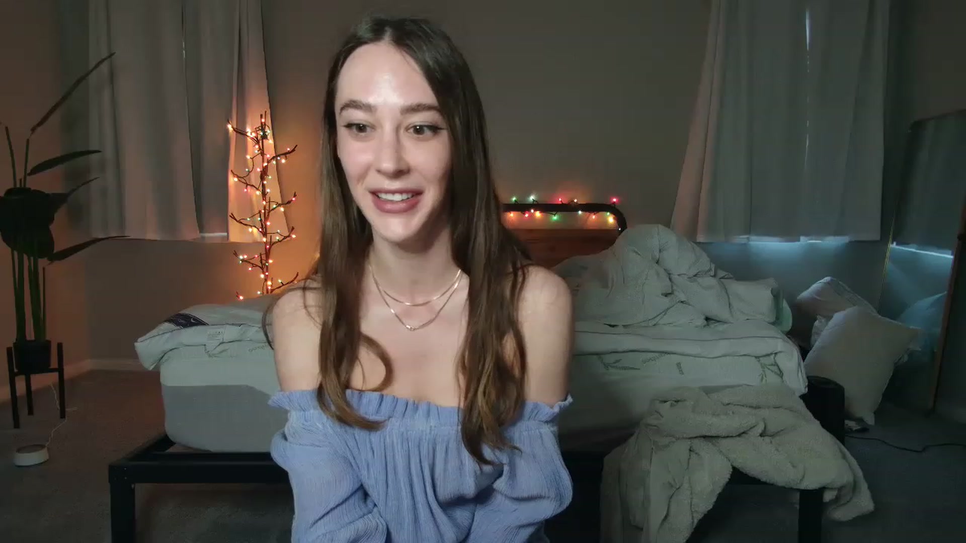 Gallery image thumbnail from tea_for_2's myfreecams stream on, 04/17/2023, 13:59 image 14 of 20