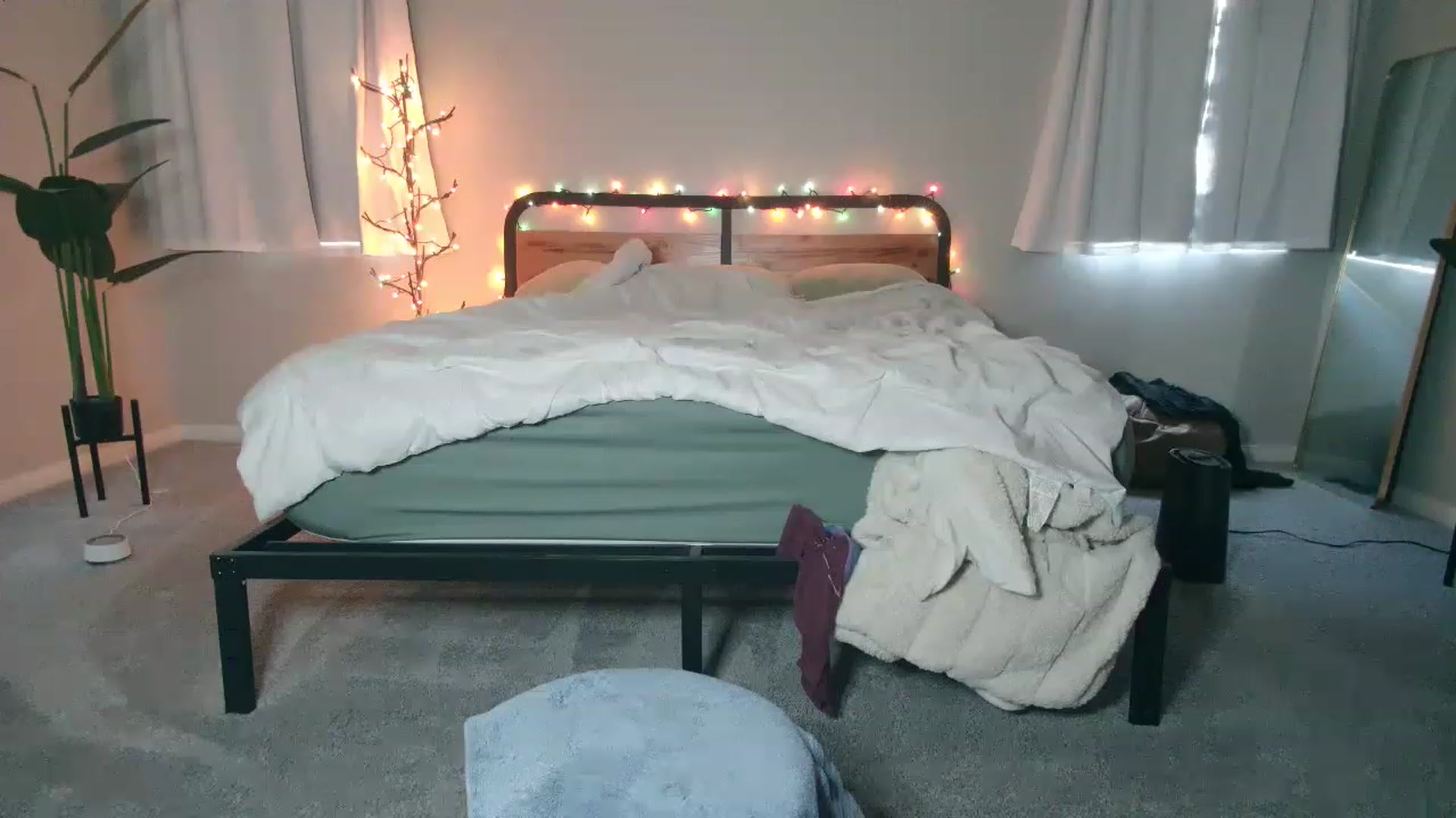 Gallery image thumbnail from tea_for_2's myfreecams stream on, 04/22/2023, 14:54 image 8 of 20