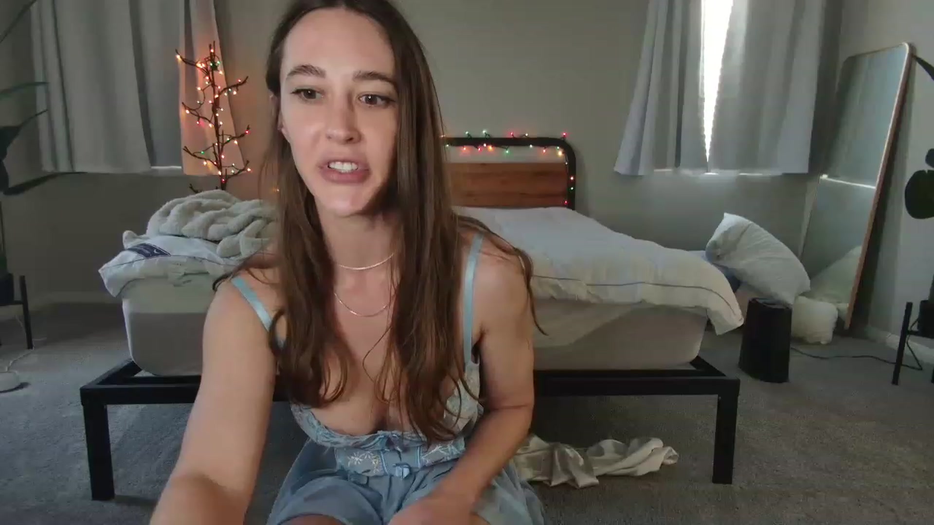 Gallery image thumbnail from tea_for_2's myfreecams stream on, 04/28/2023, 17:15 image 10 of 20