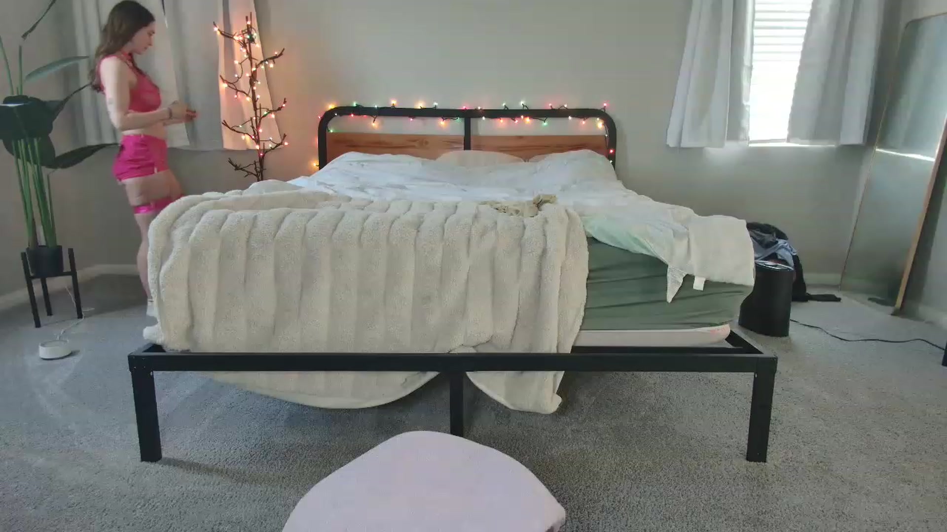 Gallery image thumbnail from tea_for_2's myfreecams stream on, 05/01/2023, 16:21 image 20 of 20
