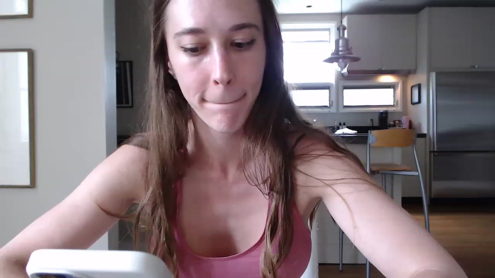 Gallery image thumbnail from tea_for_2's myfreecams stream on, 05/08/2023, 19:30 image 19 of 20
