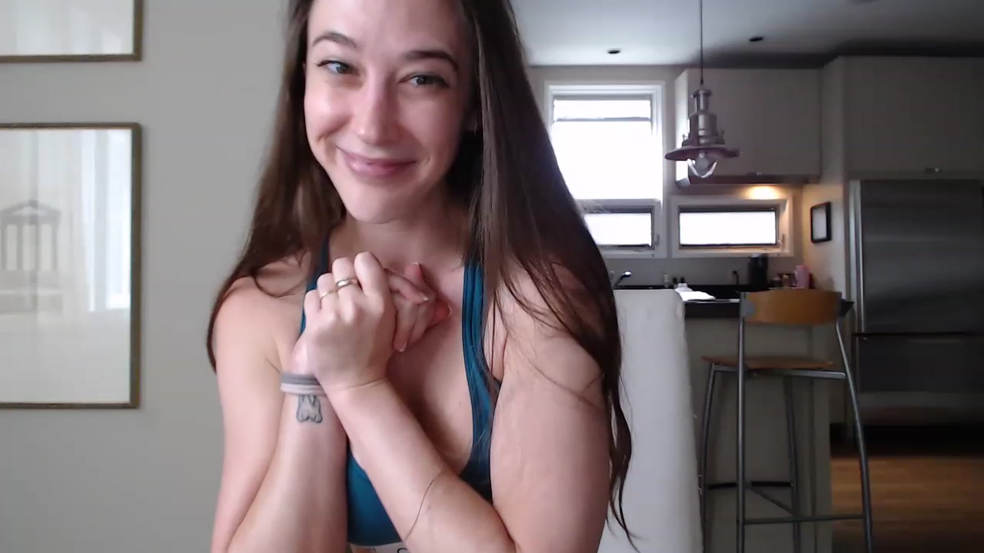 Gallery image thumbnail from tea_for_2's myfreecams stream on, 05/12/2023, 14:11 image 14 of 20