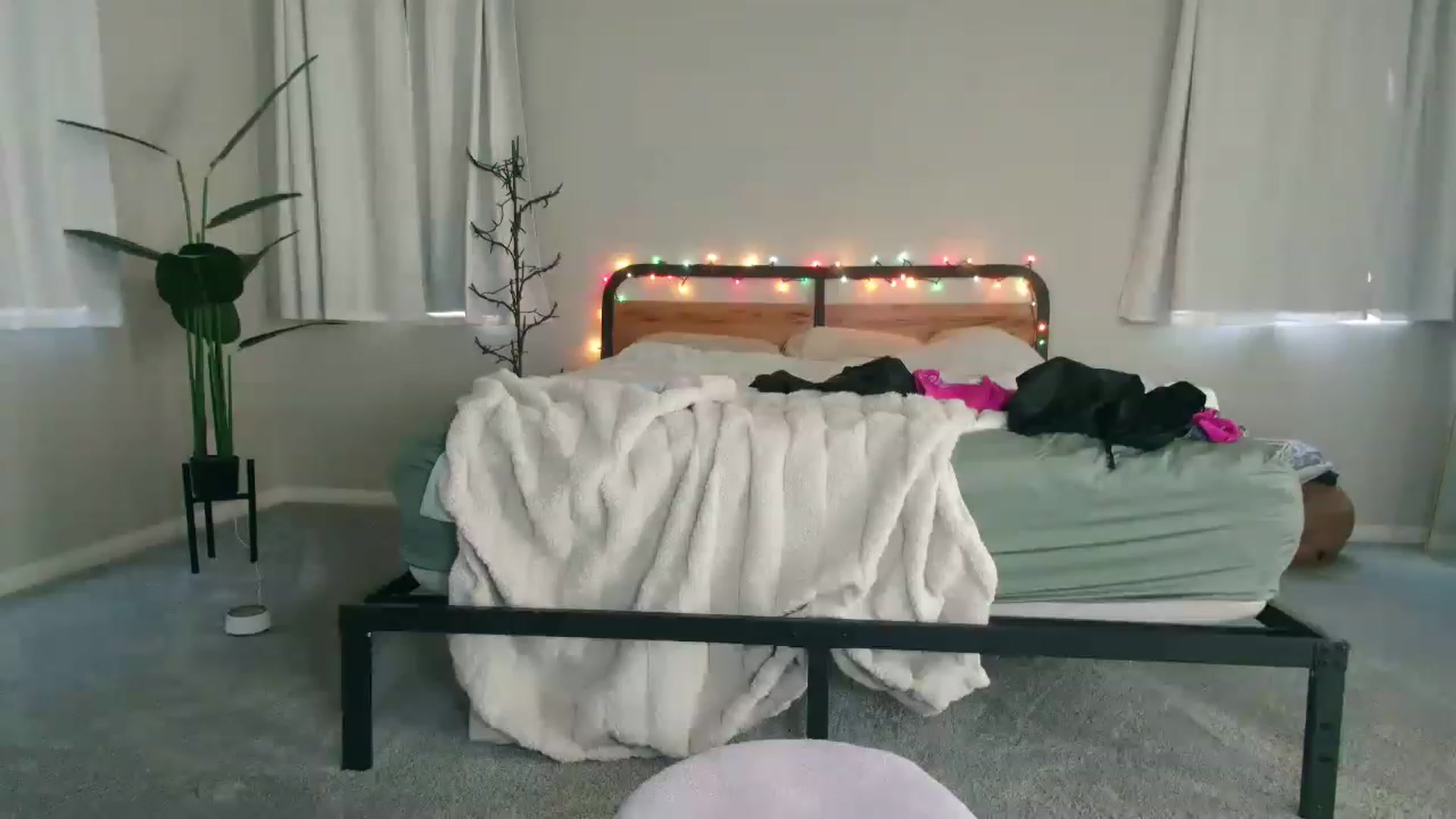 Gallery image thumbnail from tea_for_2's myfreecams stream on, 05/19/2023, 14:53 image 15 of 20