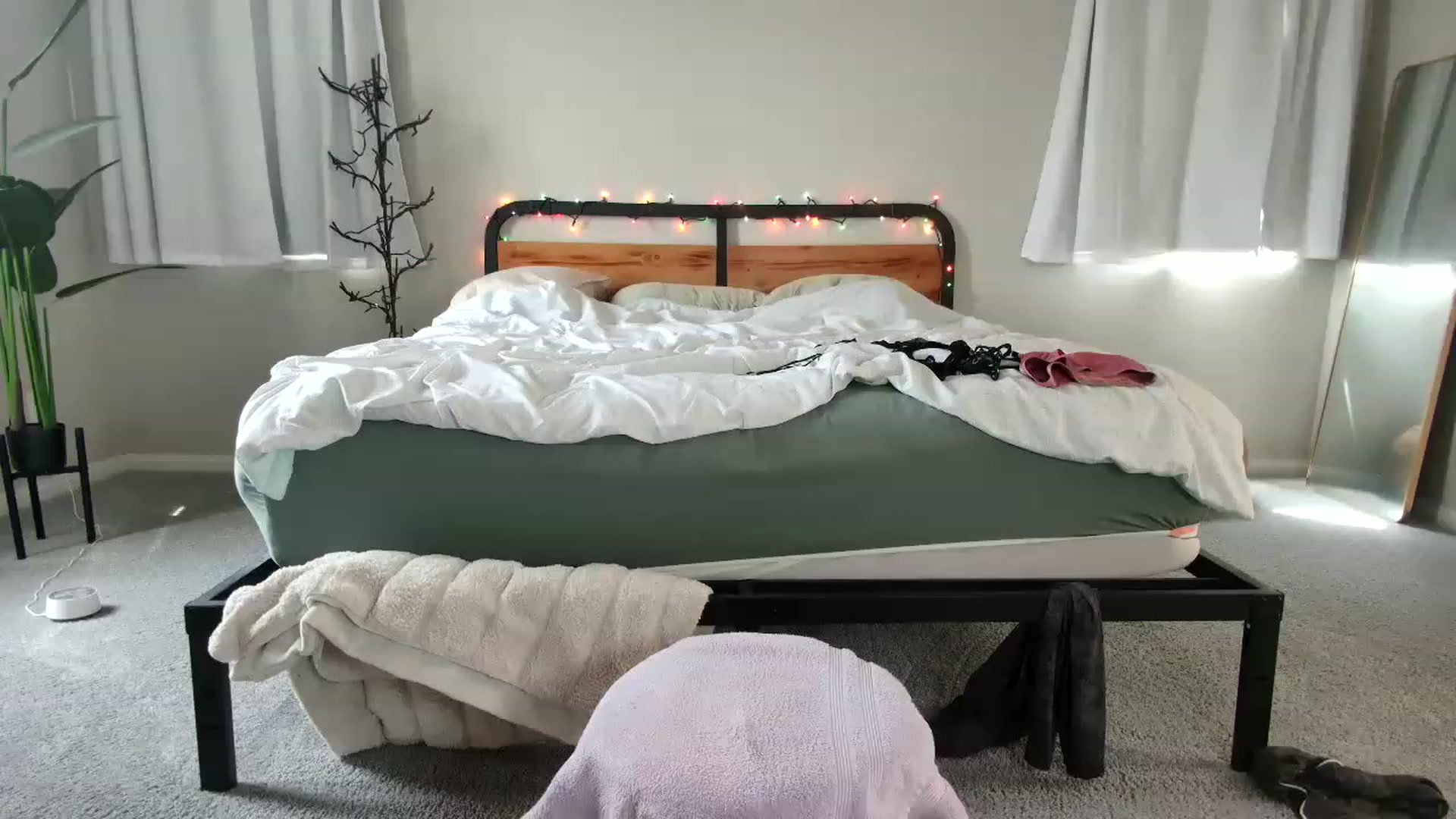 Gallery image thumbnail from tea_for_2's myfreecams stream on, 05/25/2023, 22:04 image 3 of 20