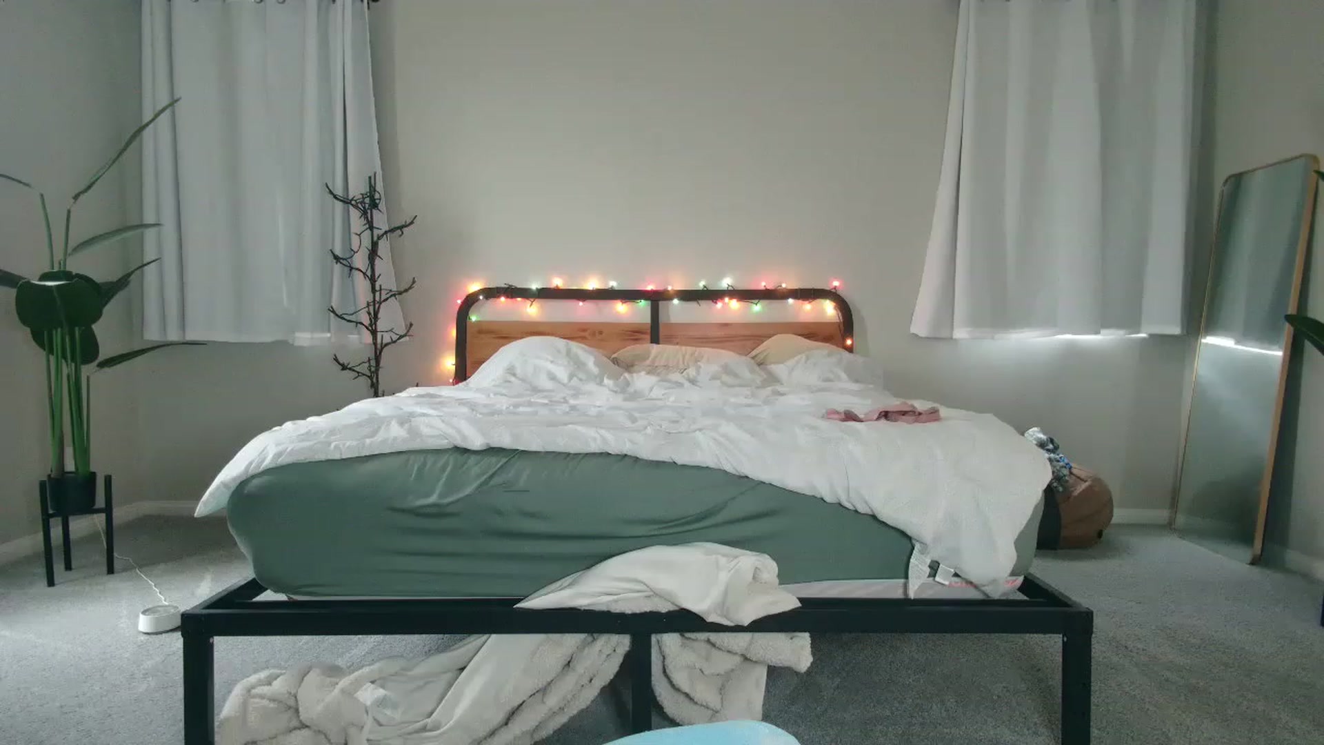 Gallery image thumbnail from tea_for_2's myfreecams stream on, 06/15/2023, 14:29 image 19 of 20