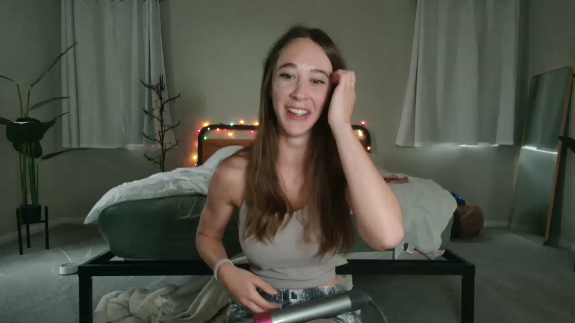 Gallery image thumbnail from tea_for_2's myfreecams stream on, 06/15/2023, 14:29 image 5 of 20