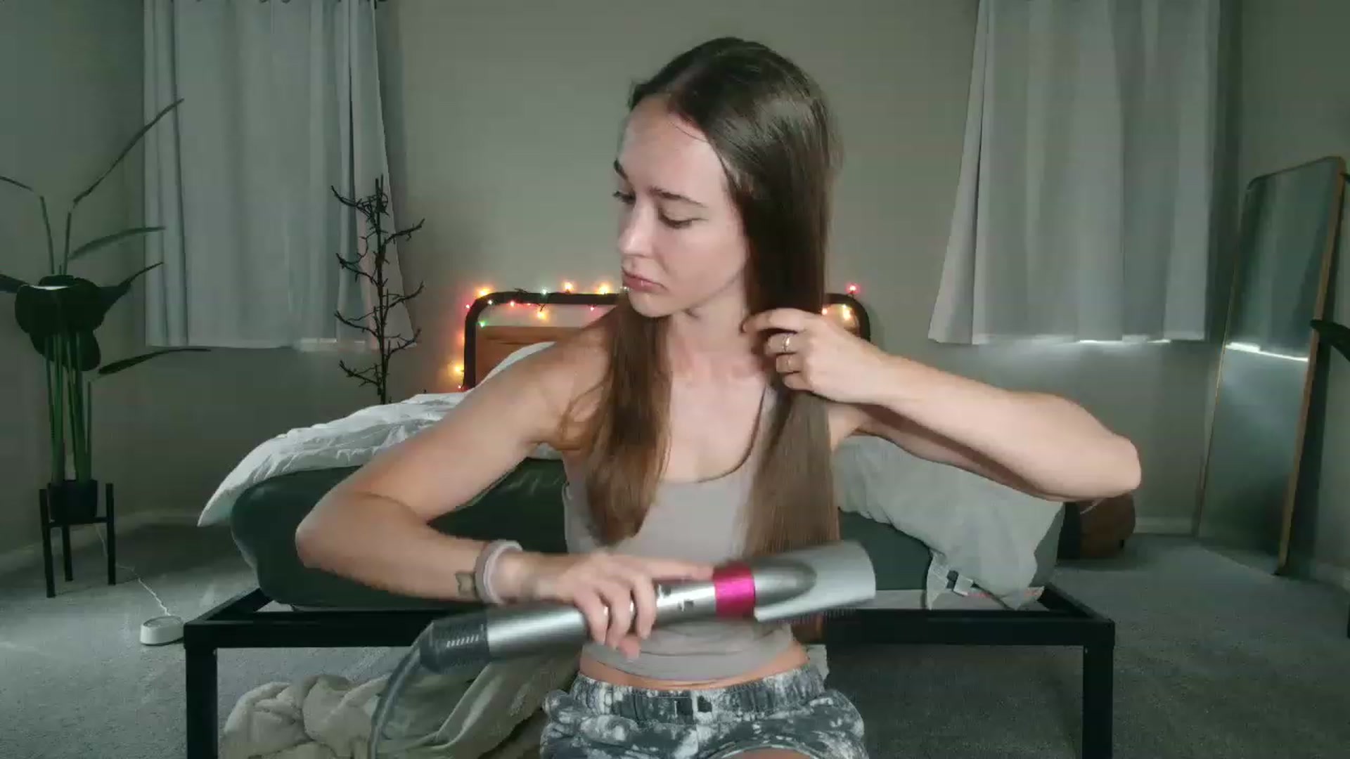 Gallery image thumbnail from tea_for_2's myfreecams stream on, 06/15/2023, 14:29 image 12 of 20