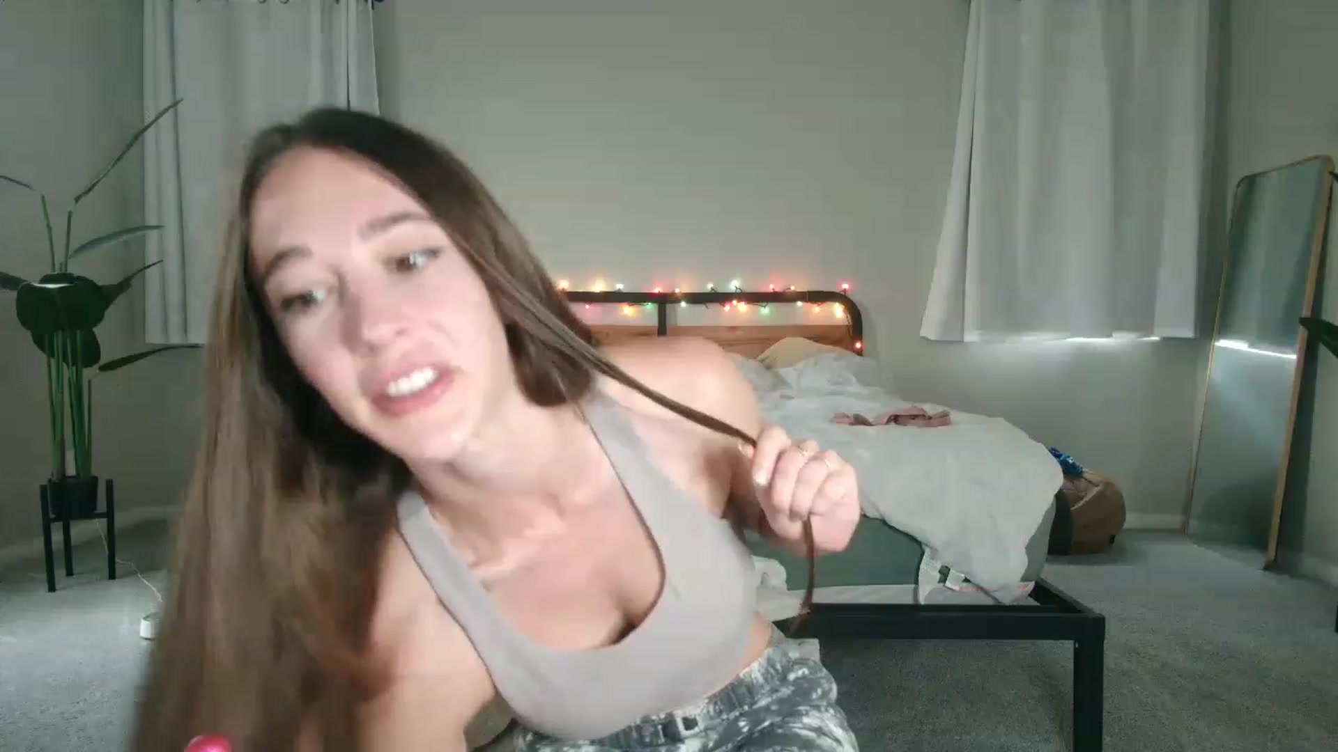 Gallery image thumbnail from tea_for_2's myfreecams stream on, 06/15/2023, 14:29 image 17 of 20