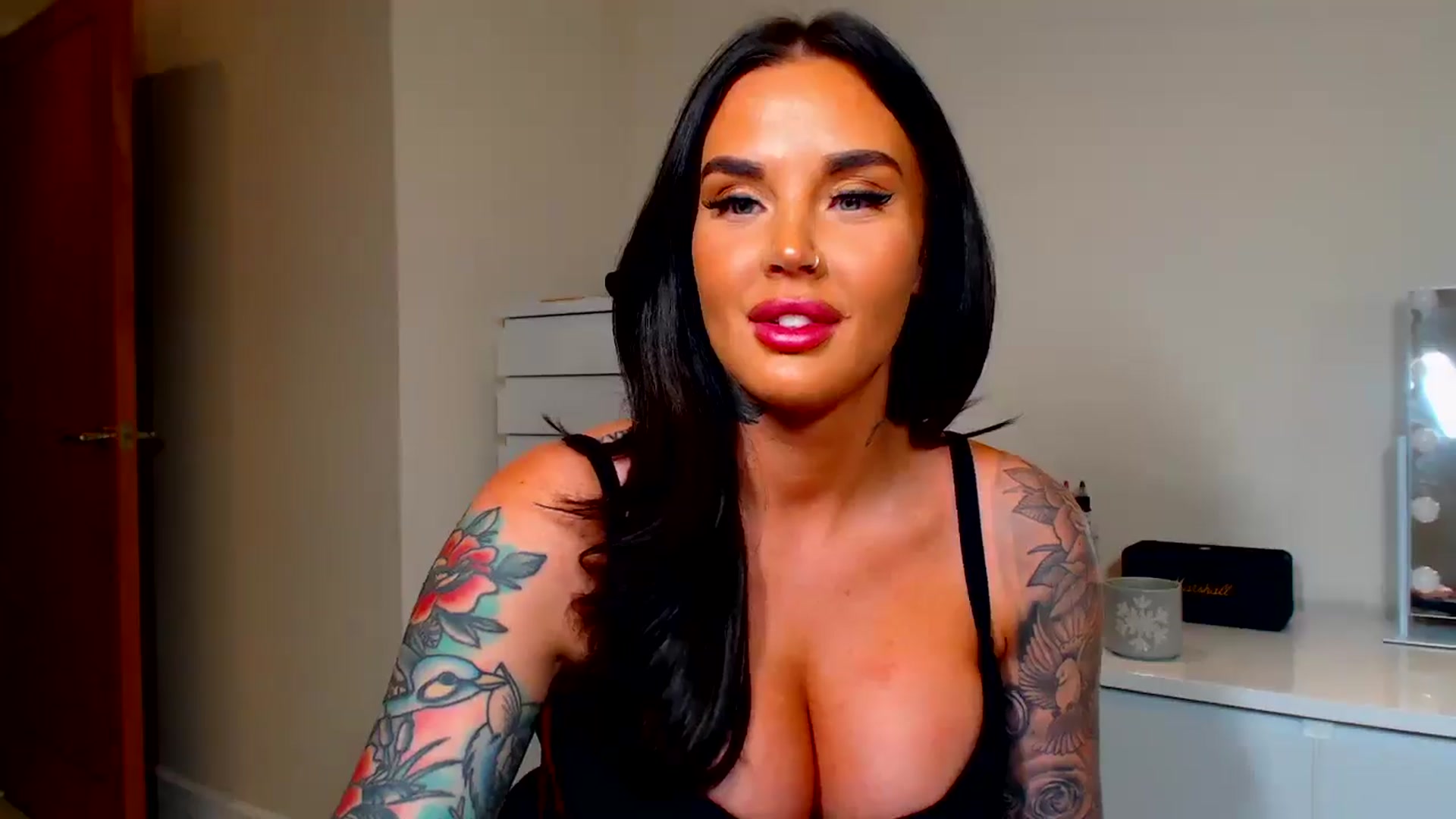 Gallery image thumbnail from teamtatt's myfreecams stream on, 10/05/2024, 19:46 image 2 of 20