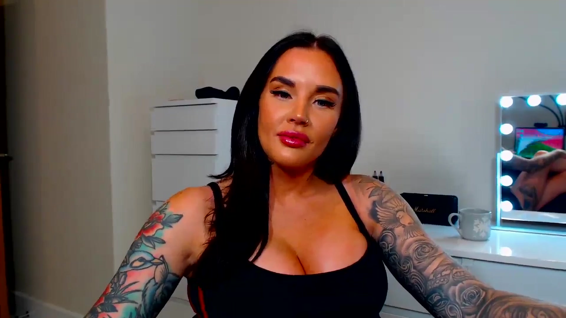 Gallery image thumbnail from teamtatt's myfreecams stream on, 10/05/2024, 19:46 image 18 of 20