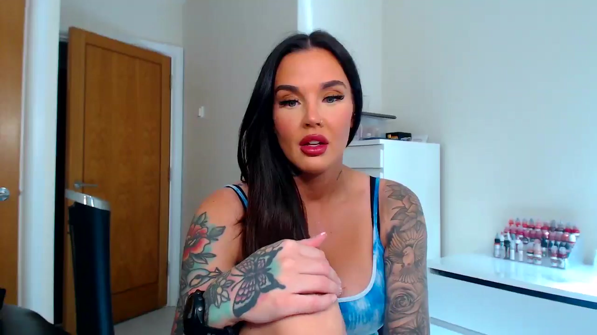 Gallery image thumbnail from teamtatt's myfreecams stream on, 09/11/2025, 14:51 image 7 of 20