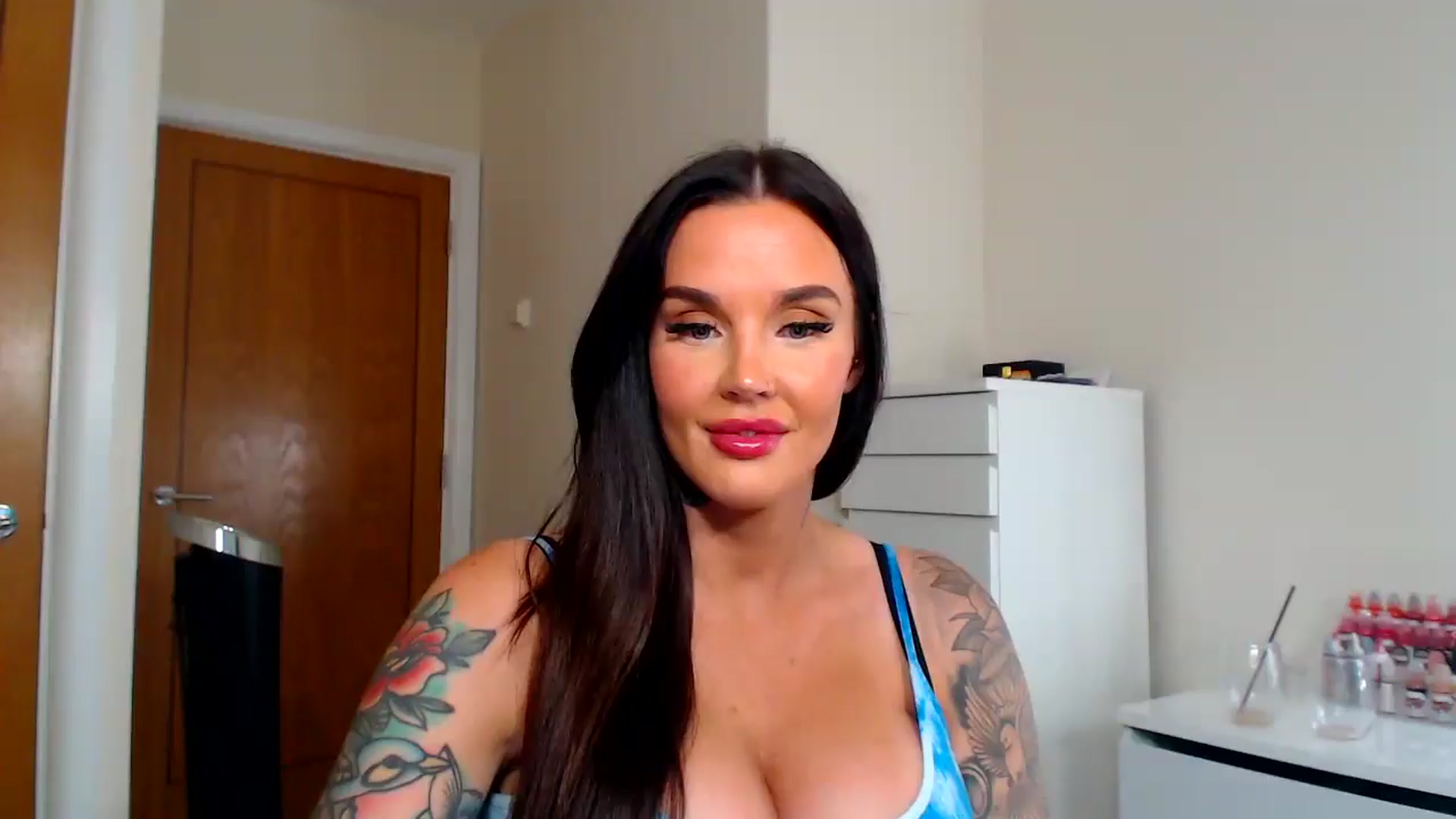 Gallery image thumbnail from teamtatt's myfreecams stream on, 09/11/2025, 21:50 image 2 of 20