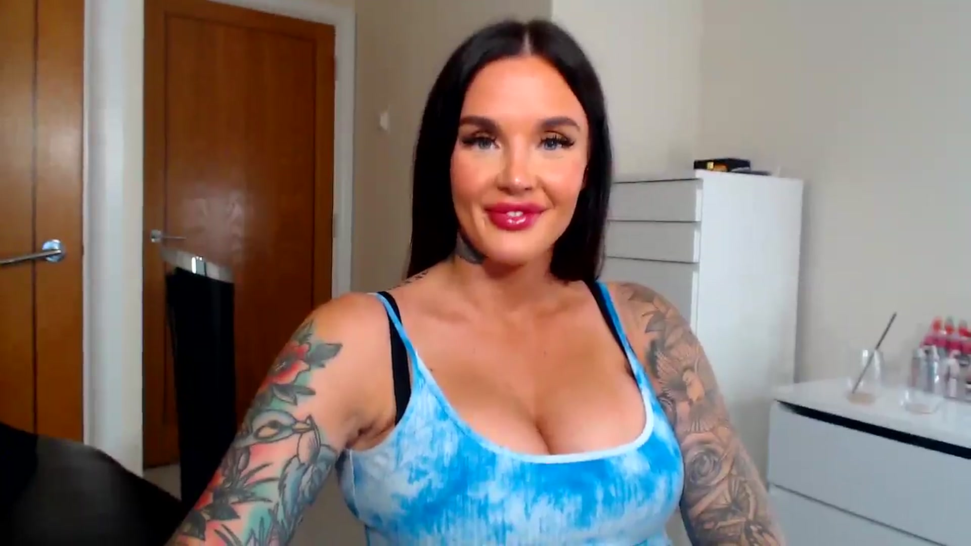 Gallery image thumbnail from teamtatt's myfreecams stream on, 09/11/2025, 21:50 image 14 of 20