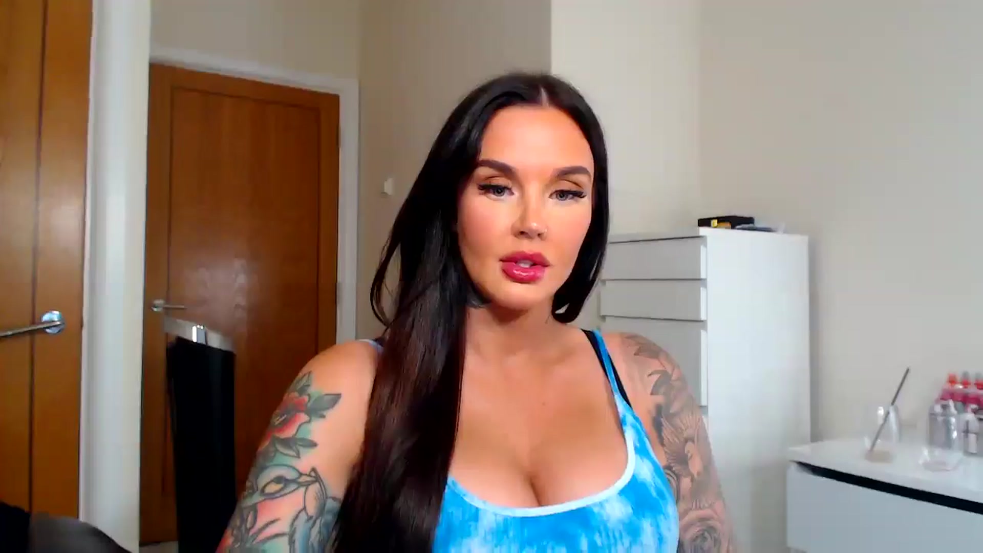 Gallery image thumbnail from teamtatt's myfreecams stream on, 09/11/2025, 21:50 image 8 of 20