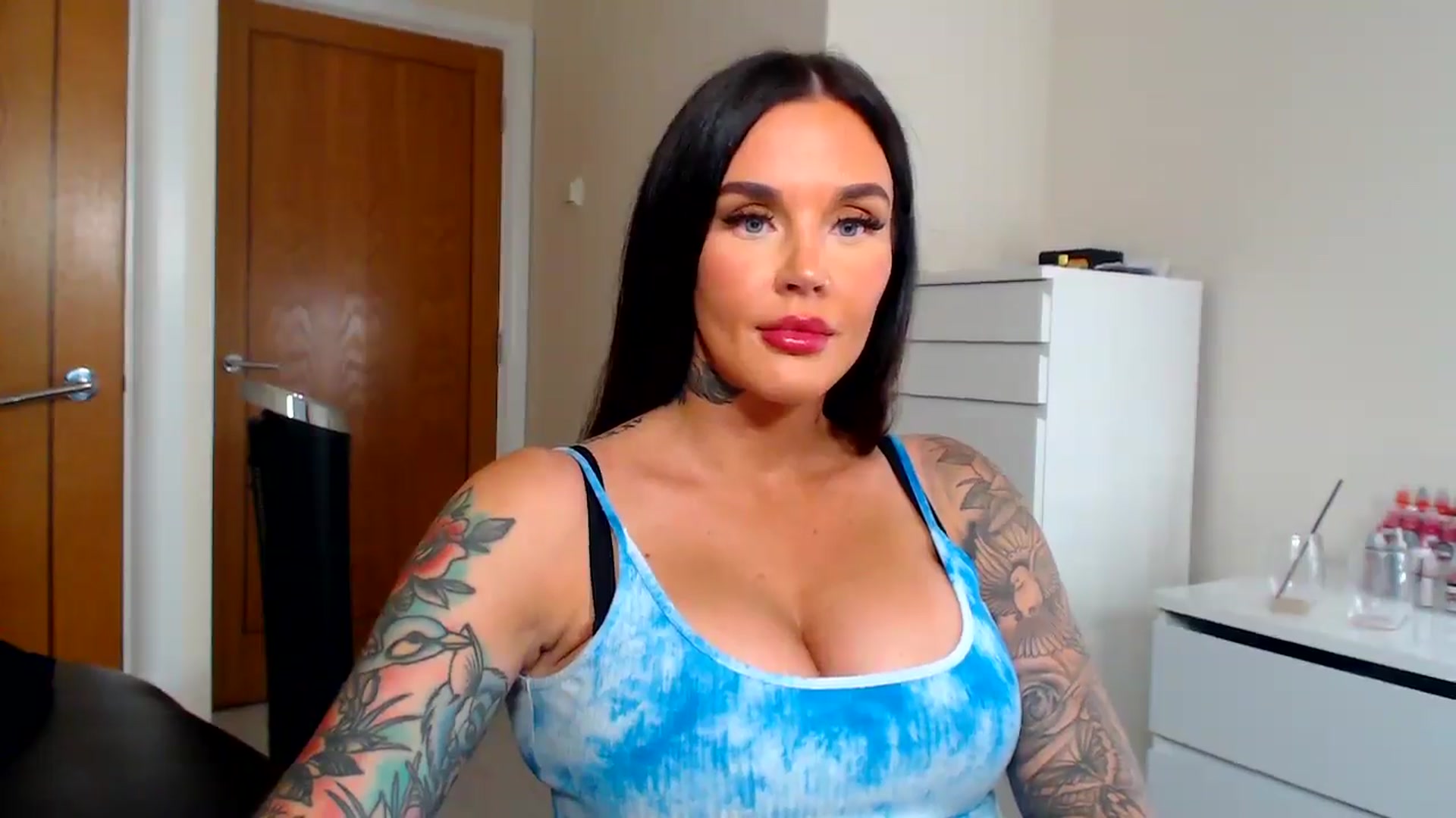 Gallery image thumbnail from teamtatt's myfreecams stream on, 09/11/2025, 21:50 image 11 of 20