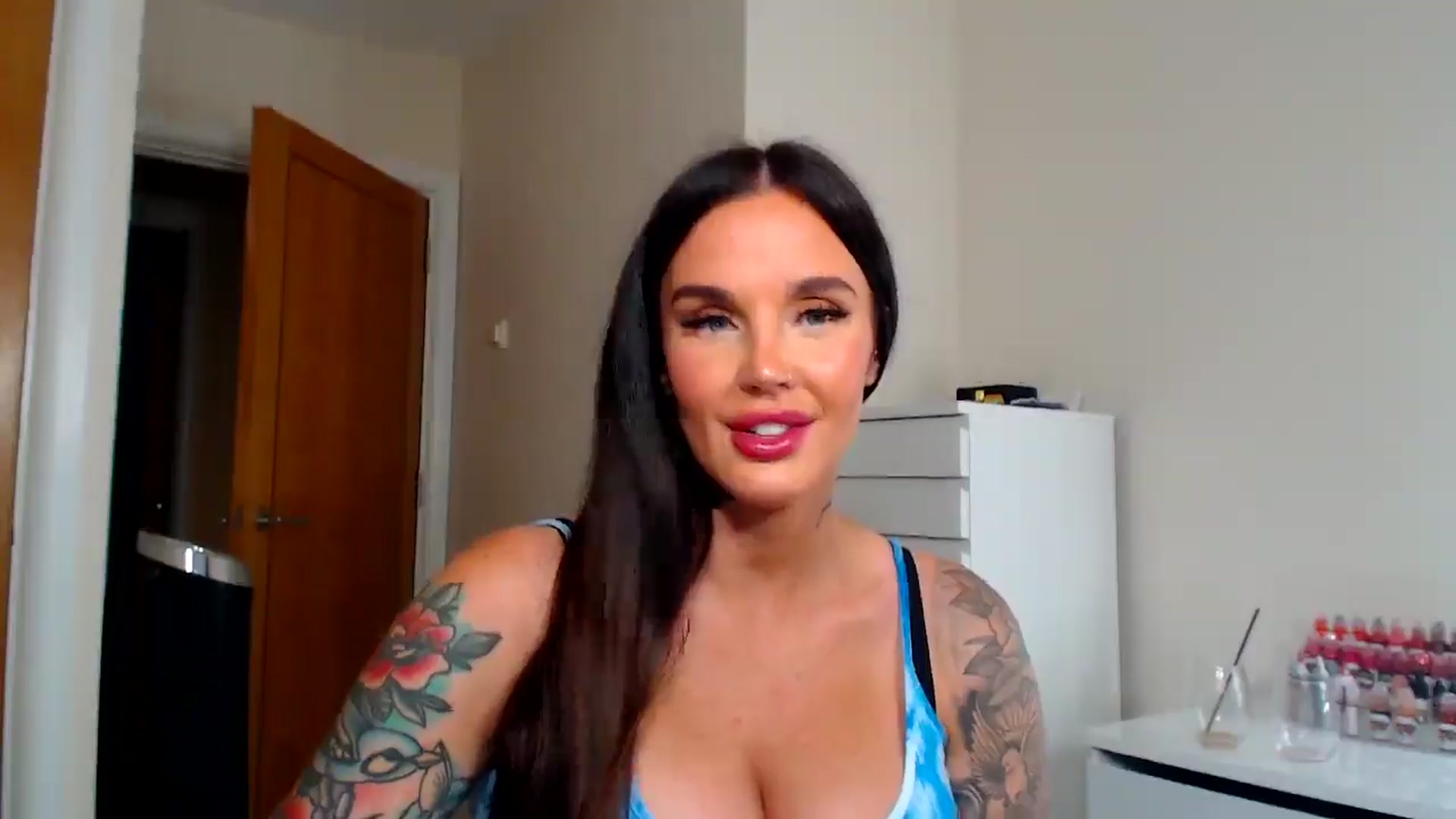 Gallery image thumbnail from teamtatt's myfreecams stream on, 09/11/2025, 21:50 image 17 of 20