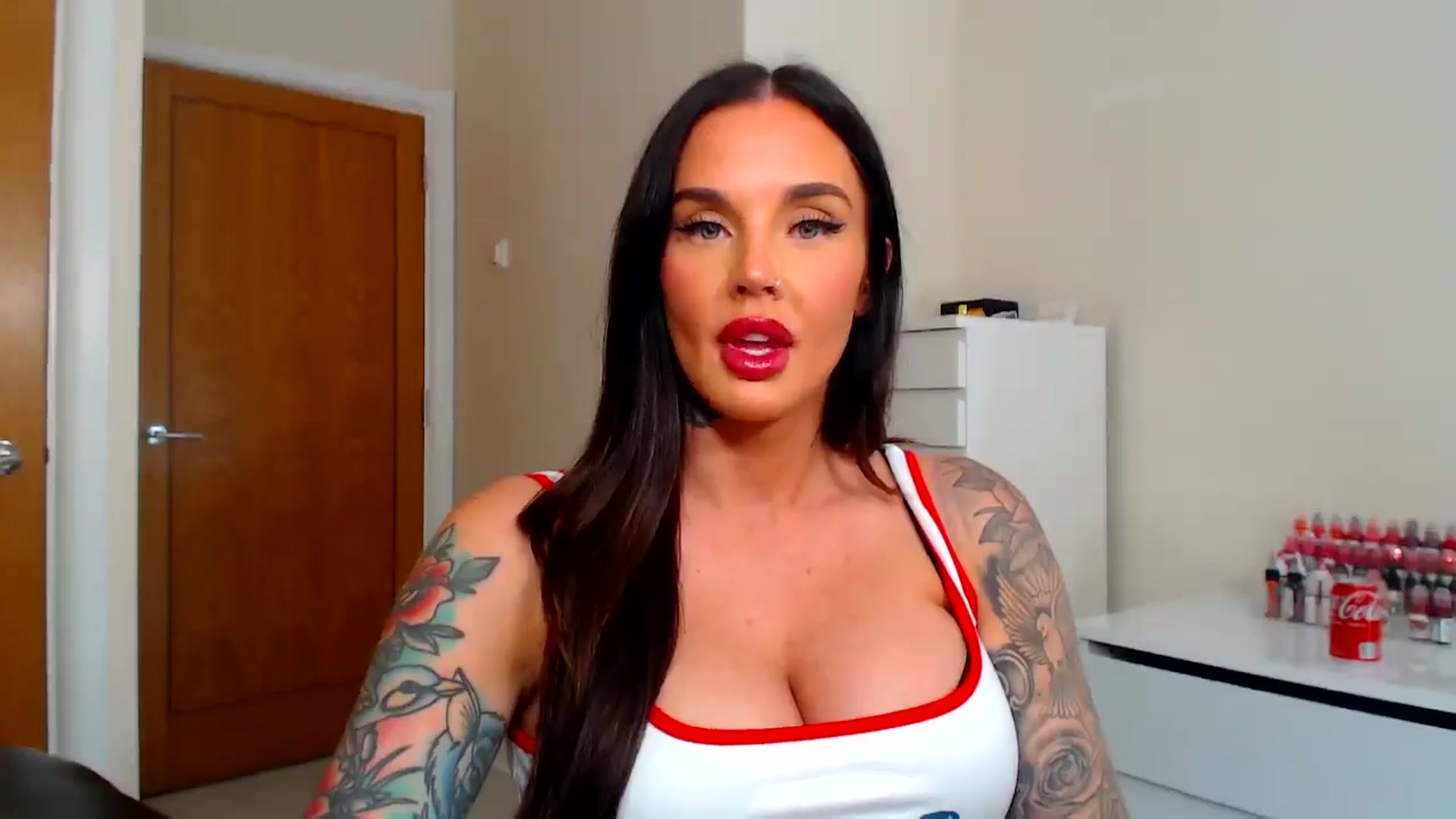 Gallery image thumbnail from teamtatt's myfreecams stream on, 09/12/2025, 14:10 image 8 of 20